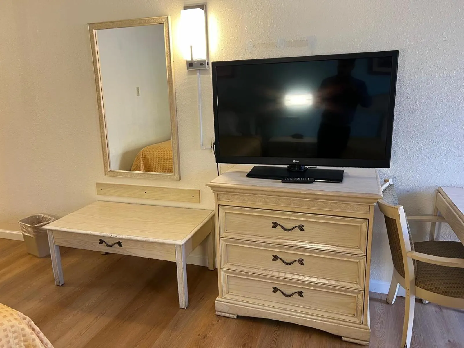 Bedroom in Quality Quarters Inn By OYO Richmond KY I-75