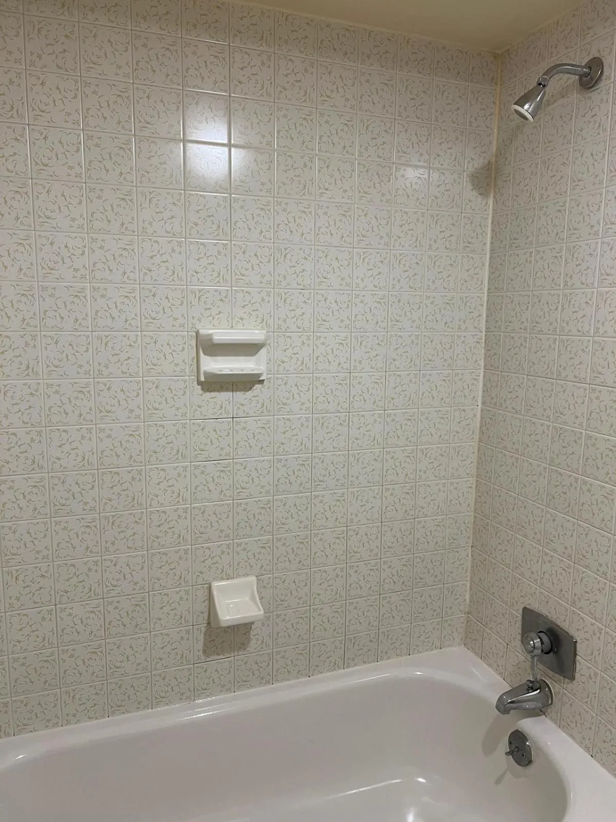 Bathroom in Quality Quarters Inn By OYO Richmond KY I-75