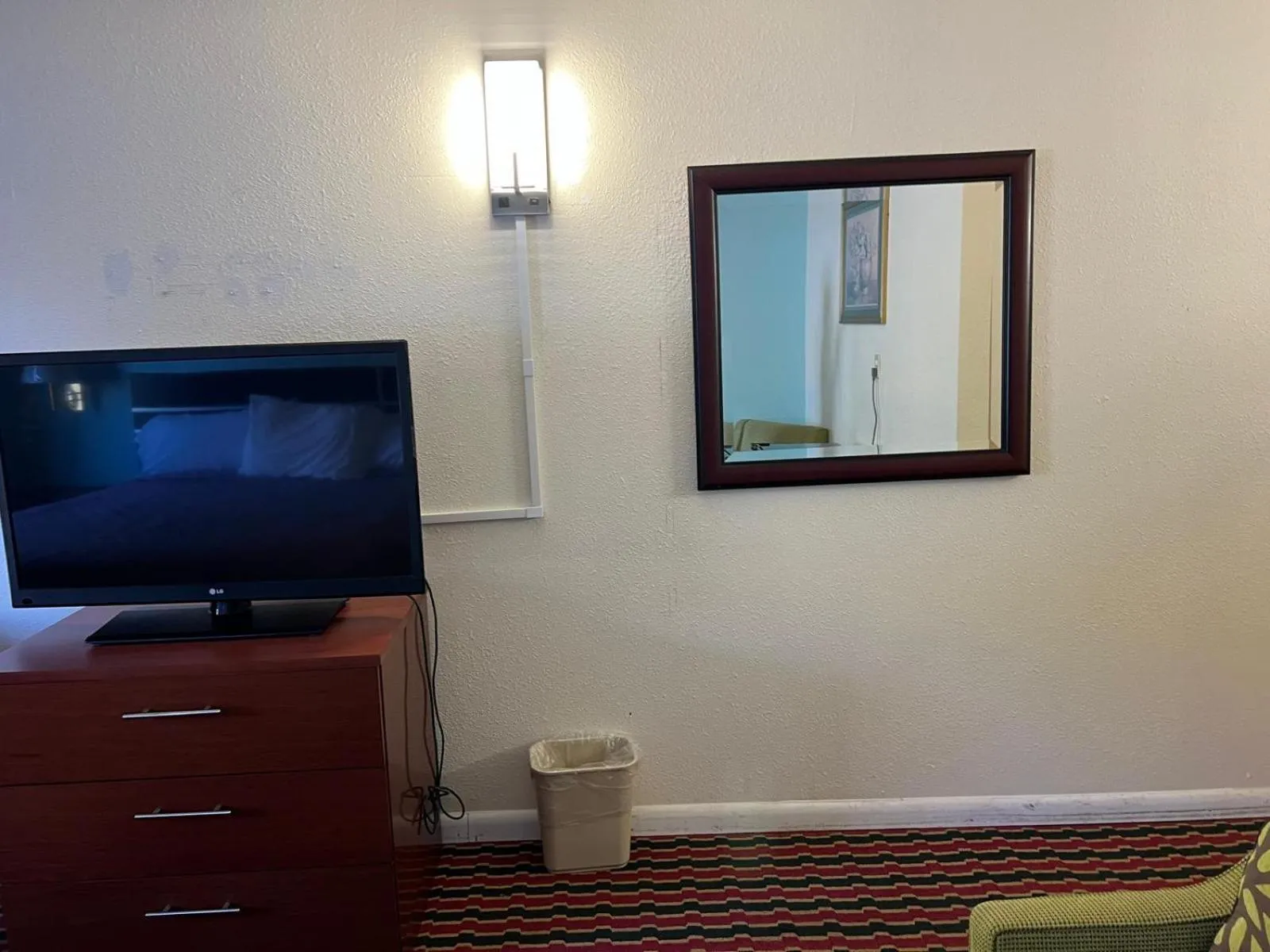 Bedroom in Quality Quarters Inn By OYO Richmond KY I-75