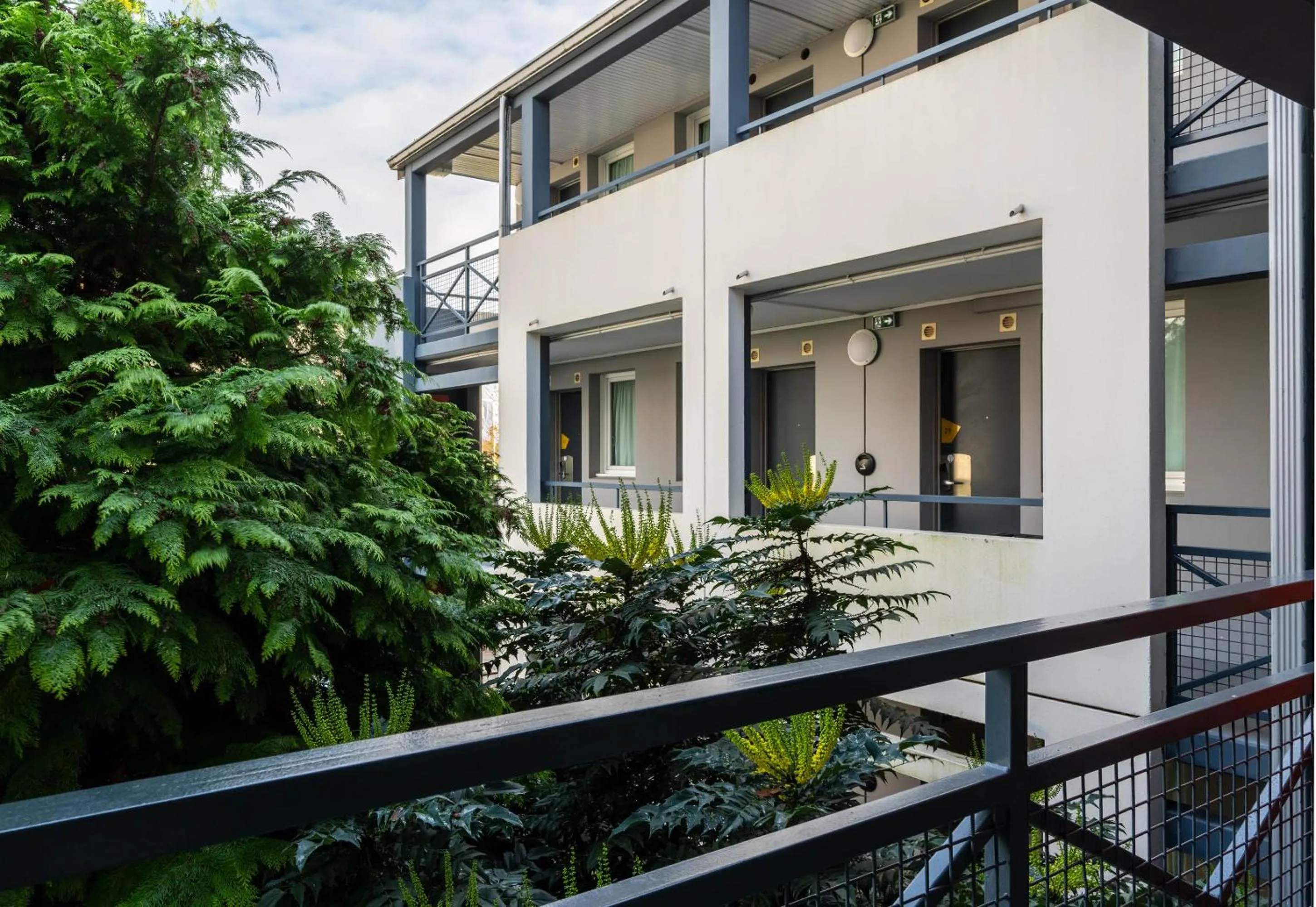 Decorative detail in B&B HOTEL Lille Seclin Unexpo