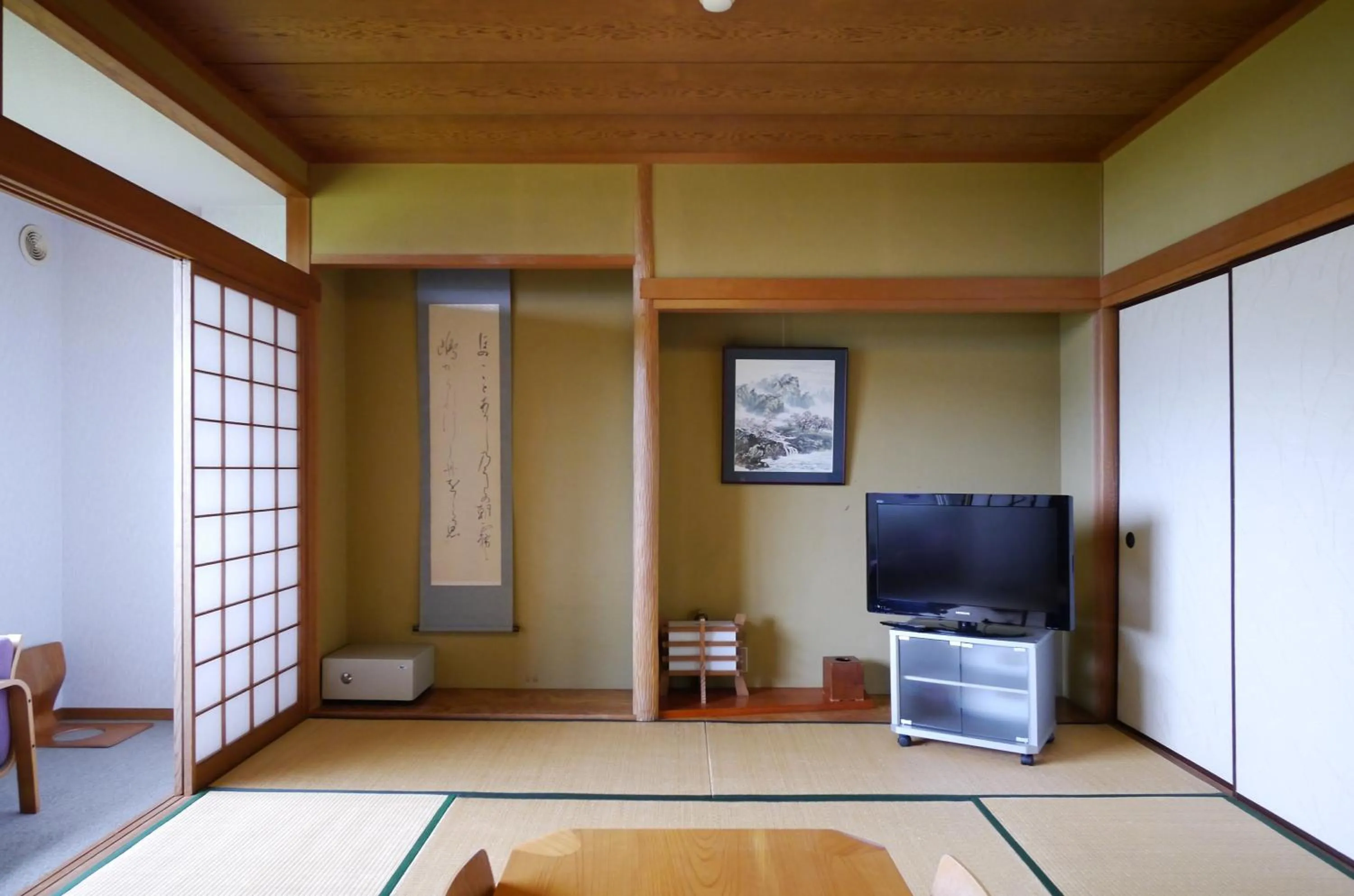 Photo of the whole room in Mizu no Kaori