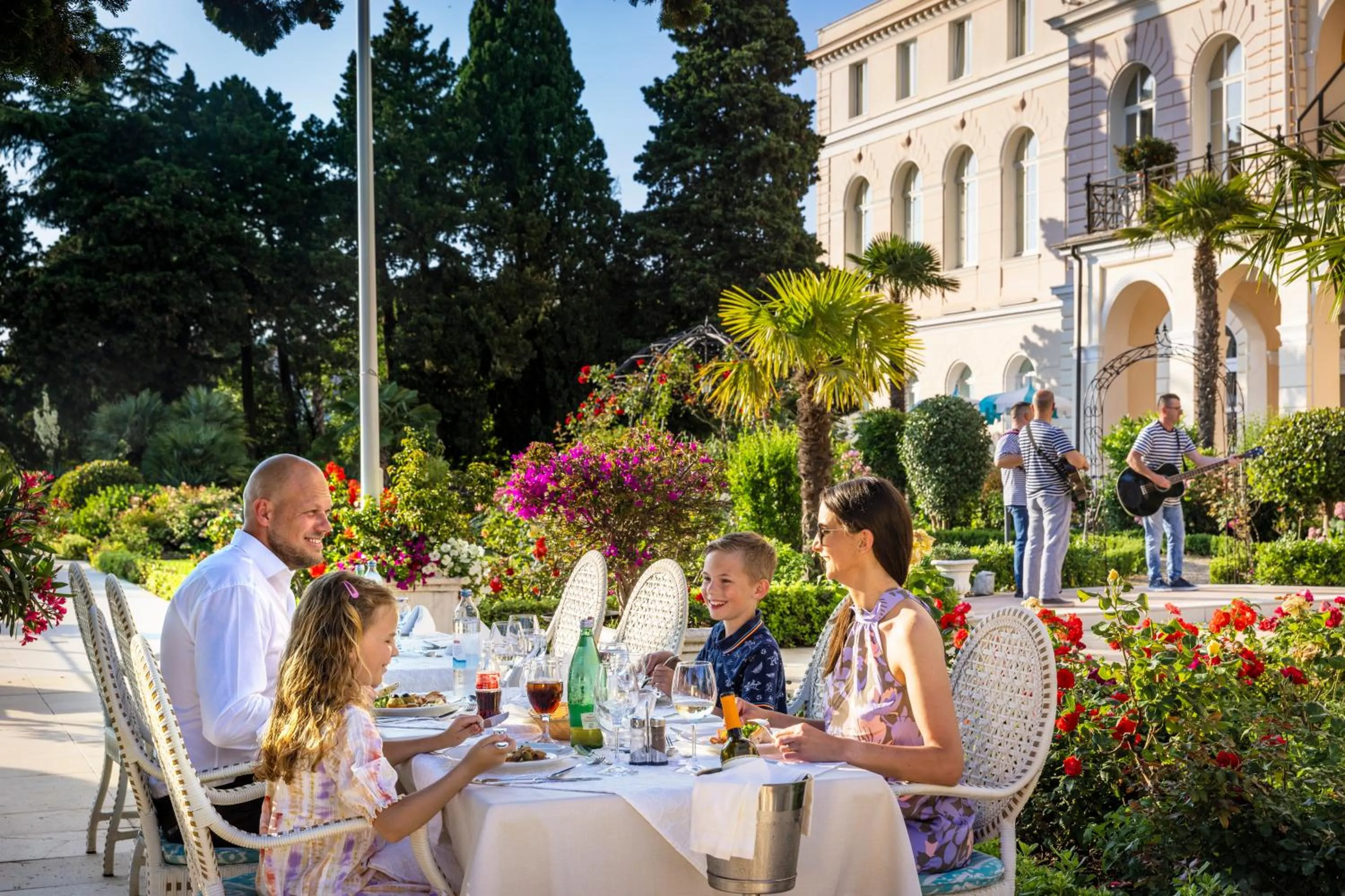 Restaurant/places to eat in Hotel Kvarner Palace