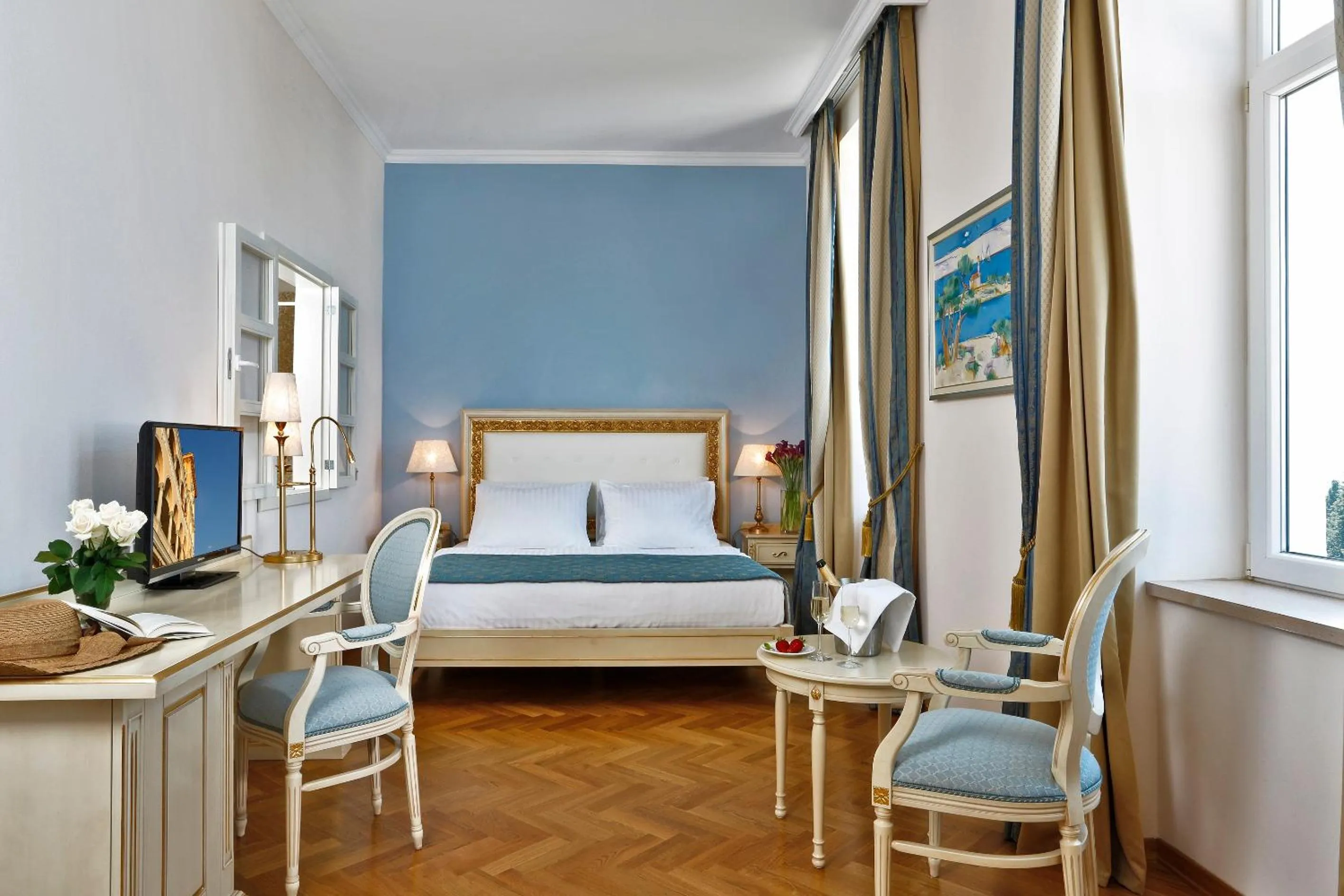 Bed in Hotel Kvarner Palace