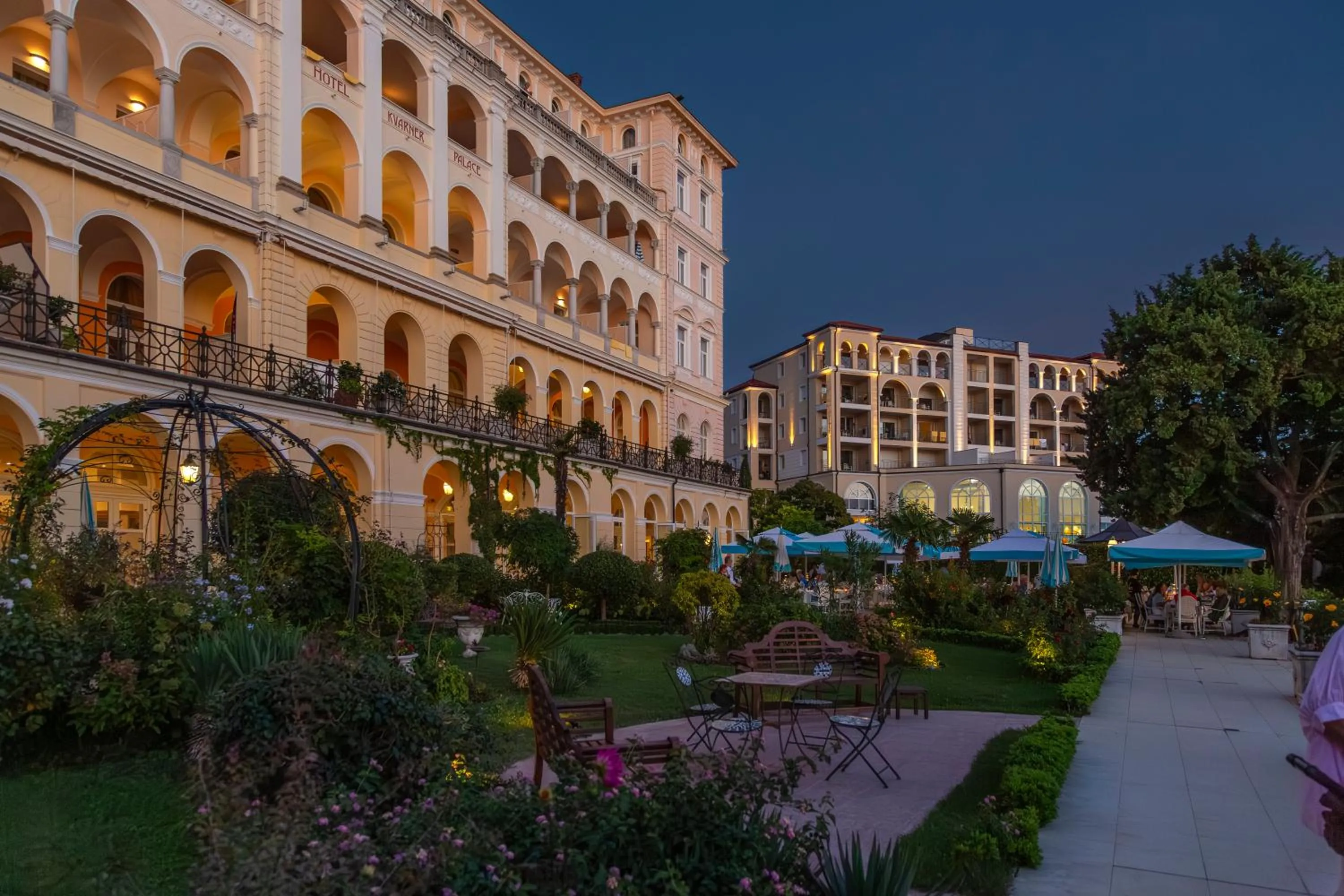Evening entertainment in Hotel Kvarner Palace