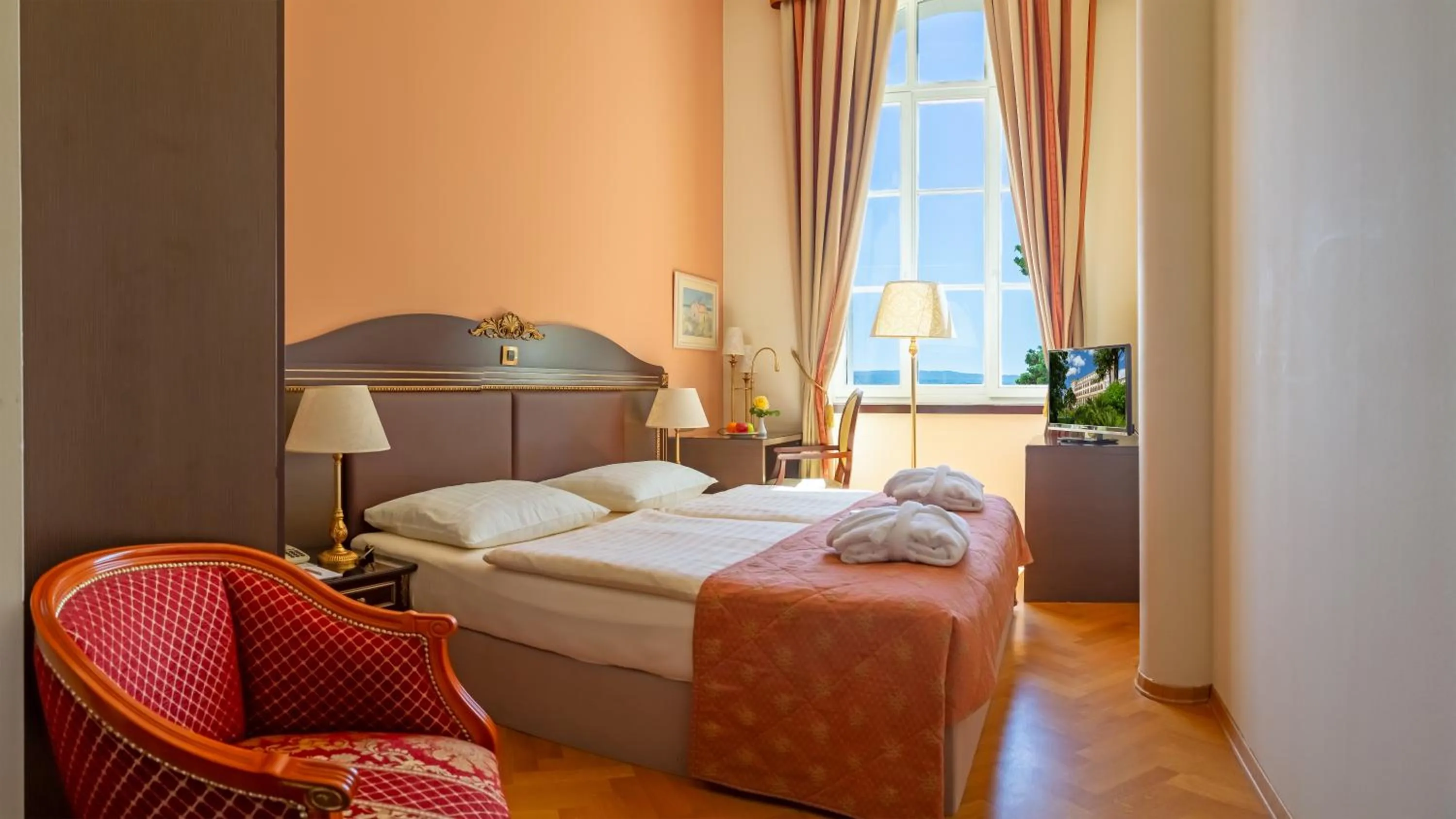 Bed in Hotel Kvarner Palace