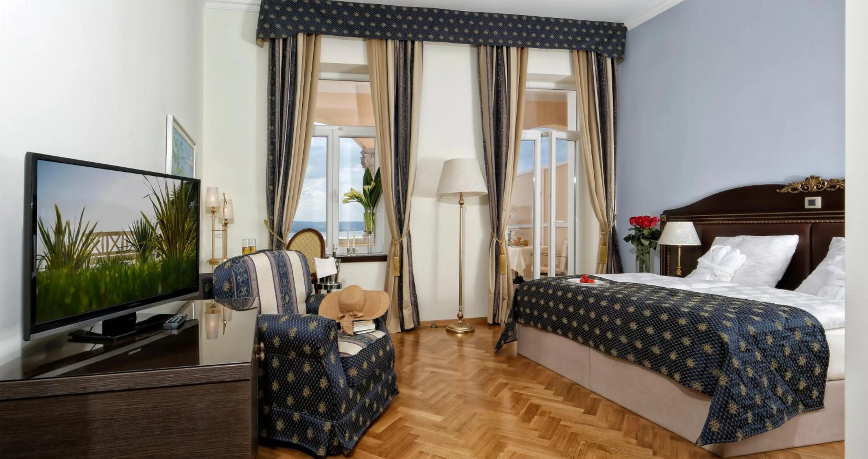 Photo of the whole room, Bed in Hotel Kvarner Palace