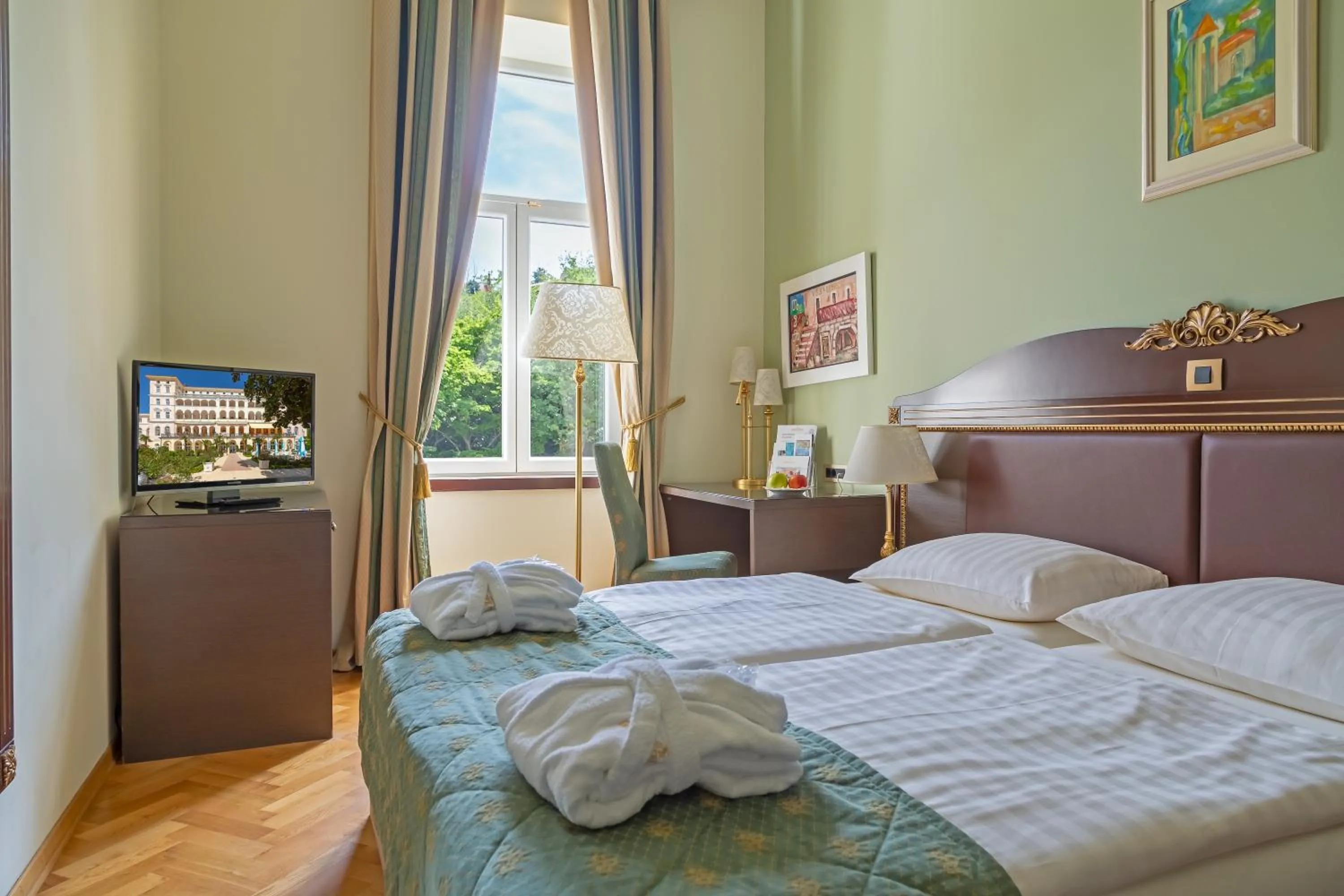 Bed in Hotel Kvarner Palace