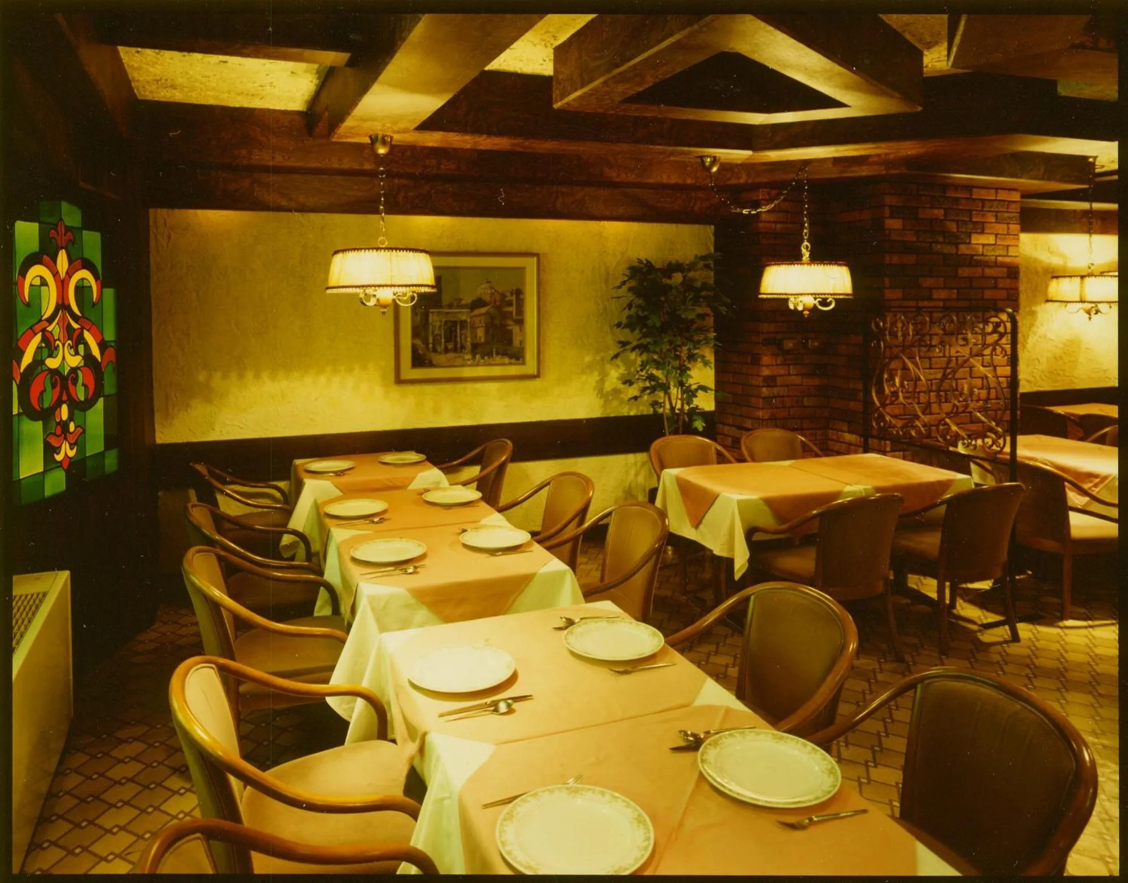 Restaurant/places to eat in Hotel New Green