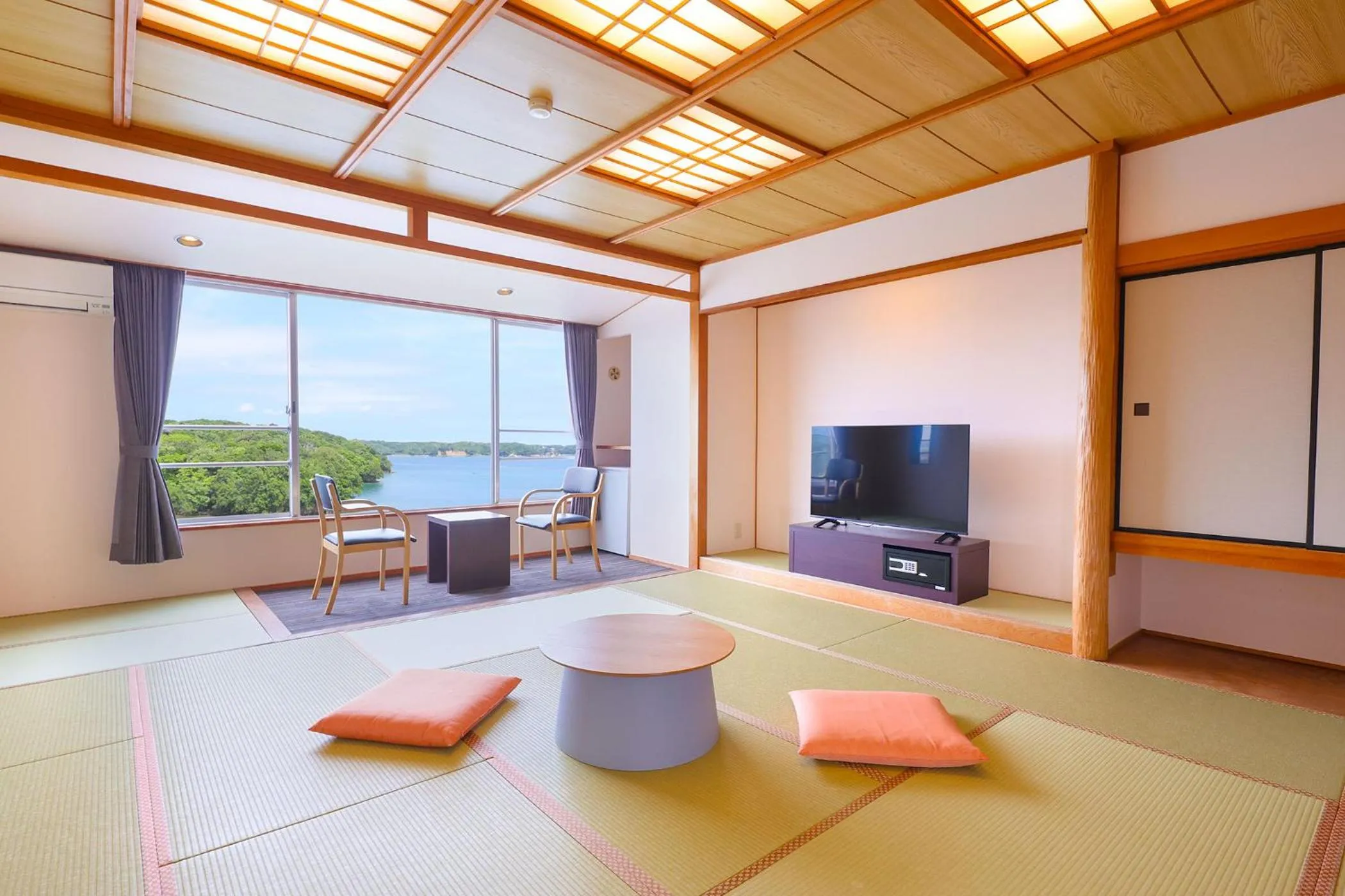 Photo of the whole room in Ooedo Onsen Monogatari Premium Iseshima