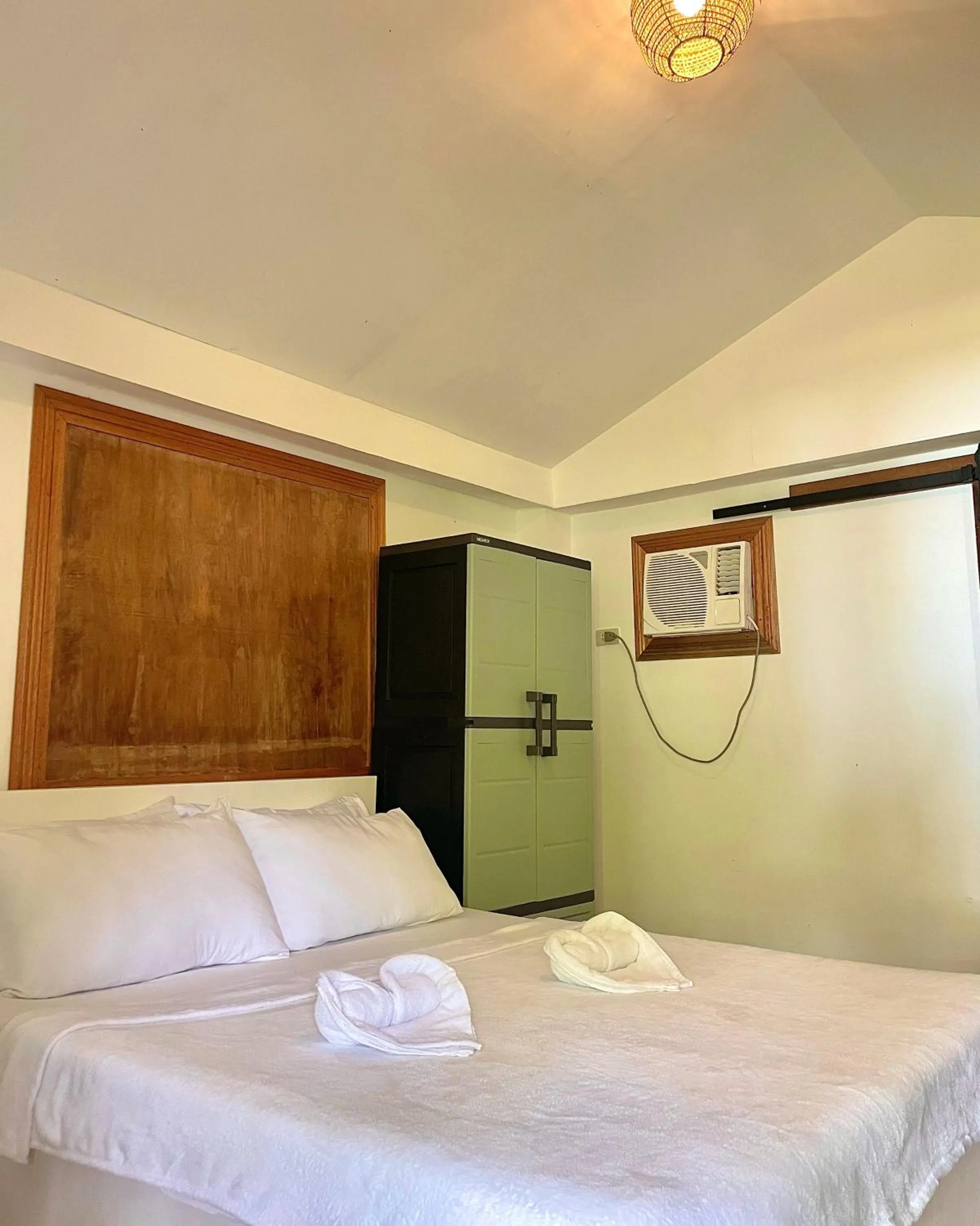 Bedroom, Bed in Patrick's on the Beach Resort