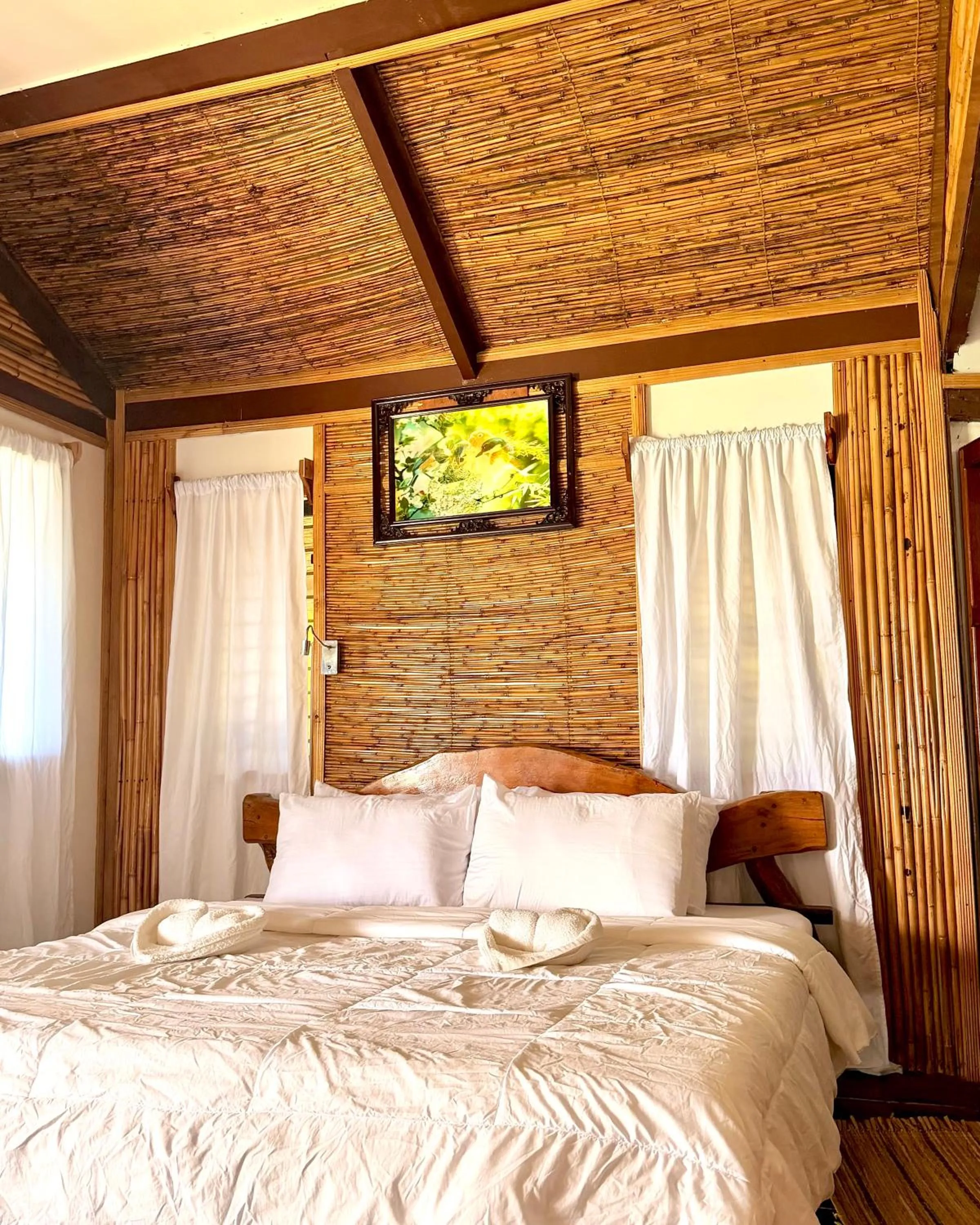 Sea view, Bed in Patrick's on the Beach Resort