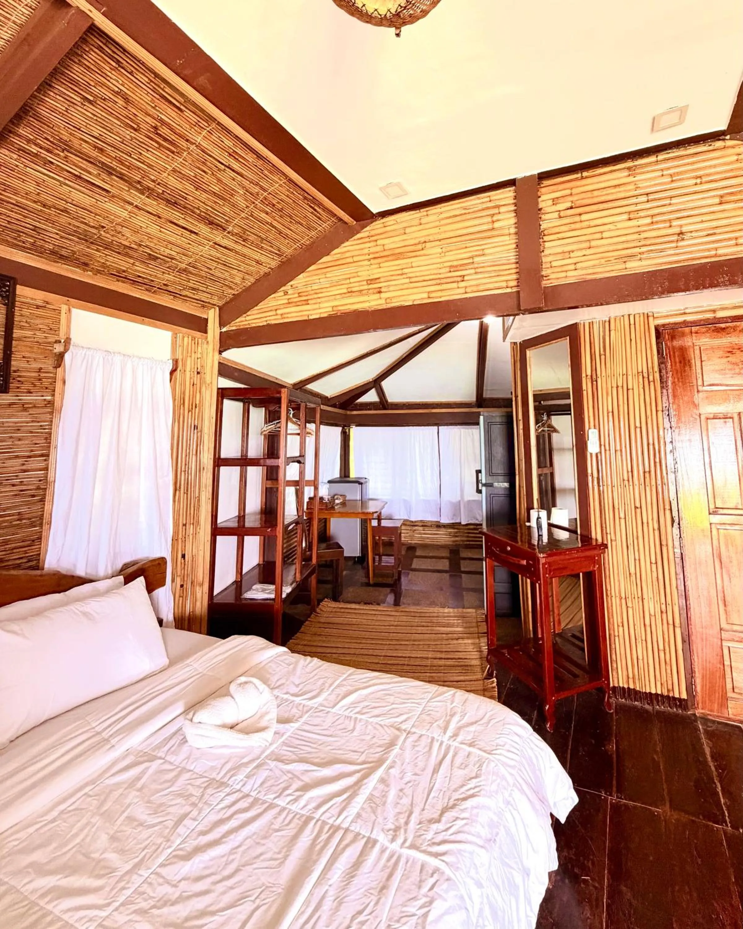 Sea view, Bed in Patrick's on the Beach Resort