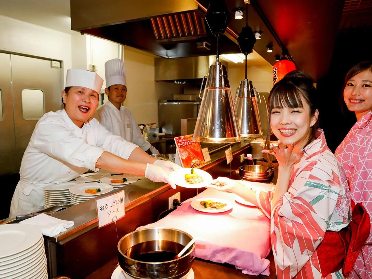 Restaurant/places to eat in Ooedo Onsen Monogatari Minoh Kanko Hotel