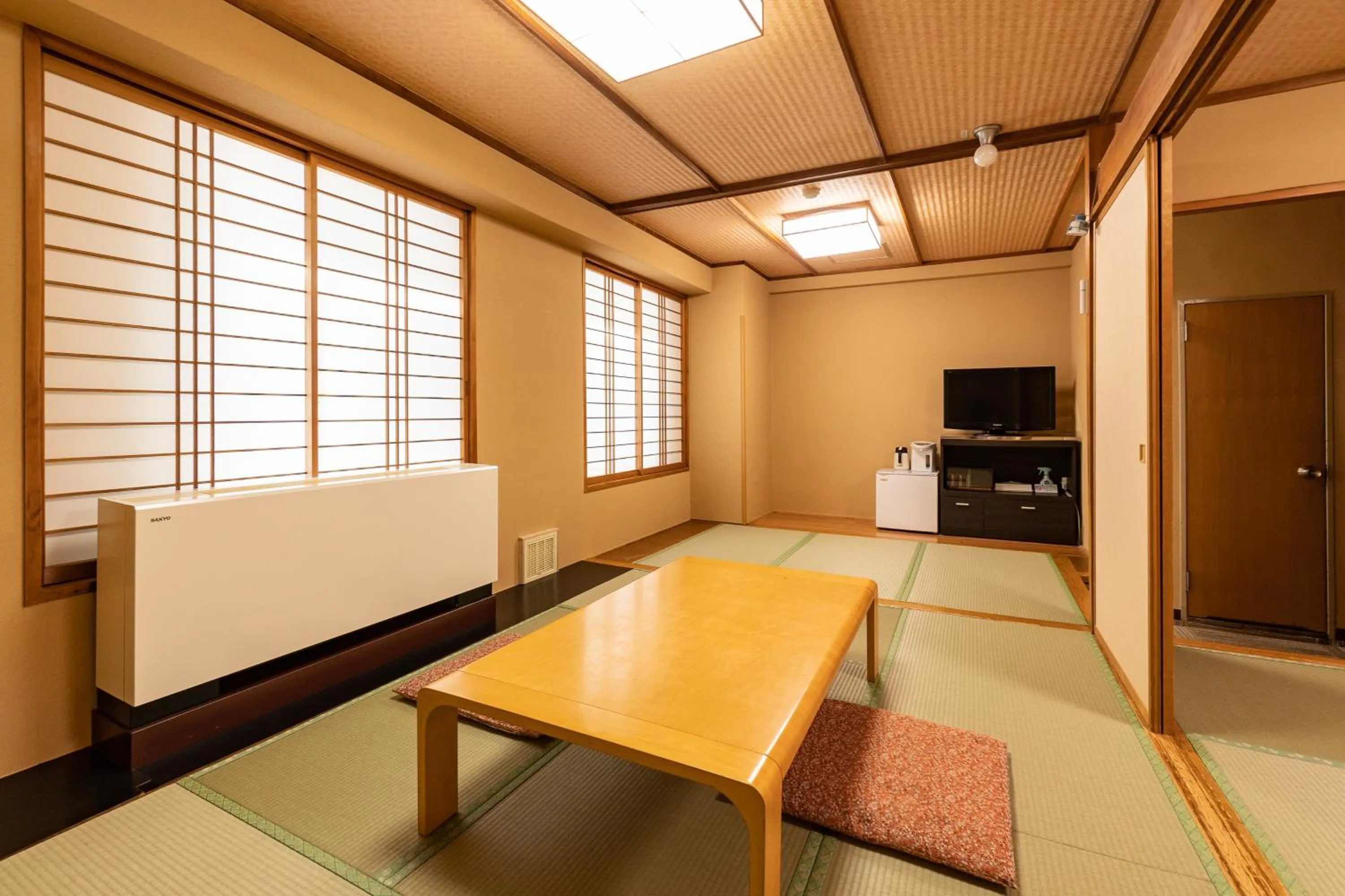 Photo of the whole room in Ooedo Onsen Monogatari Kounkaku