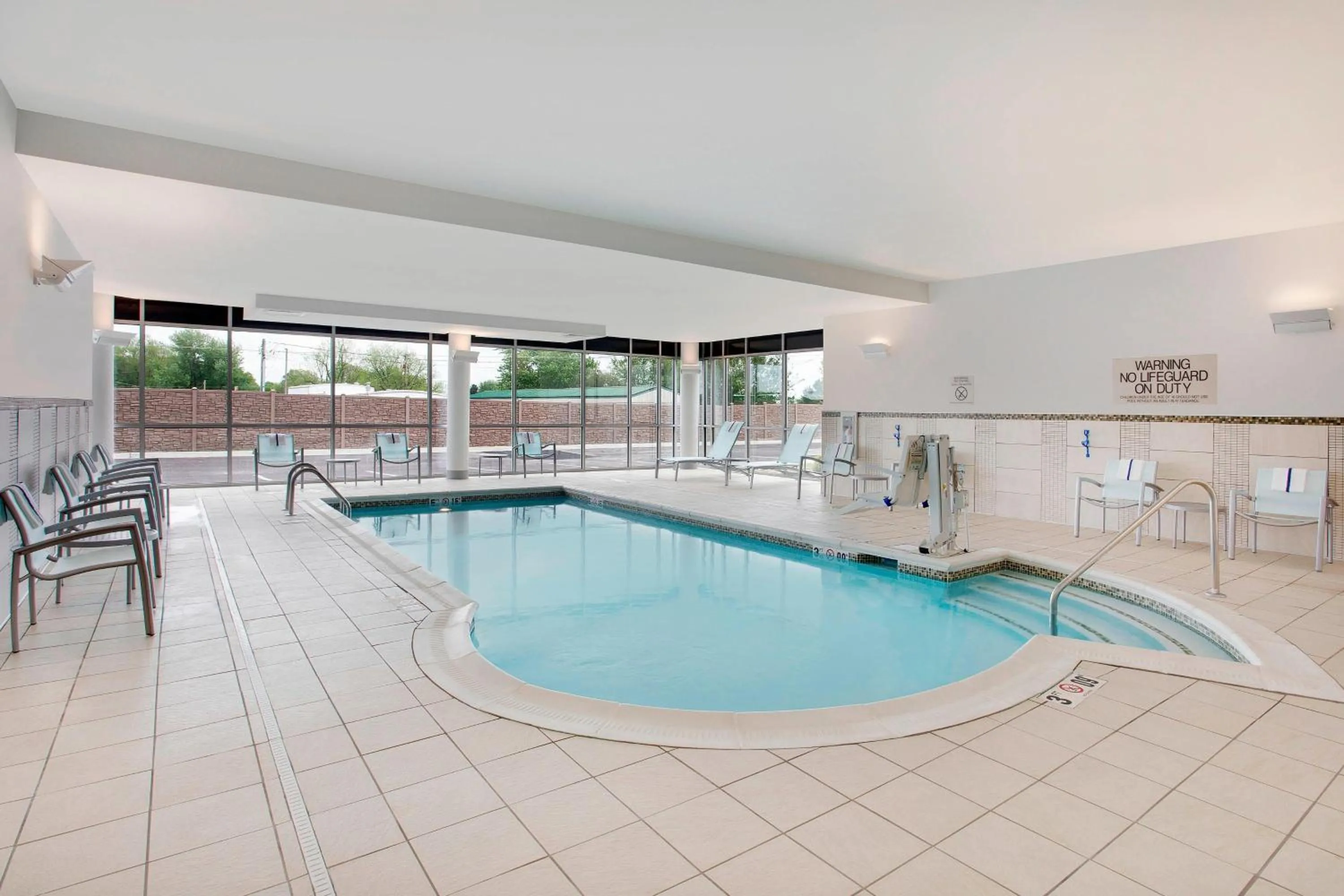 Swimming pool in SpringHill Suites by Marriott Murray