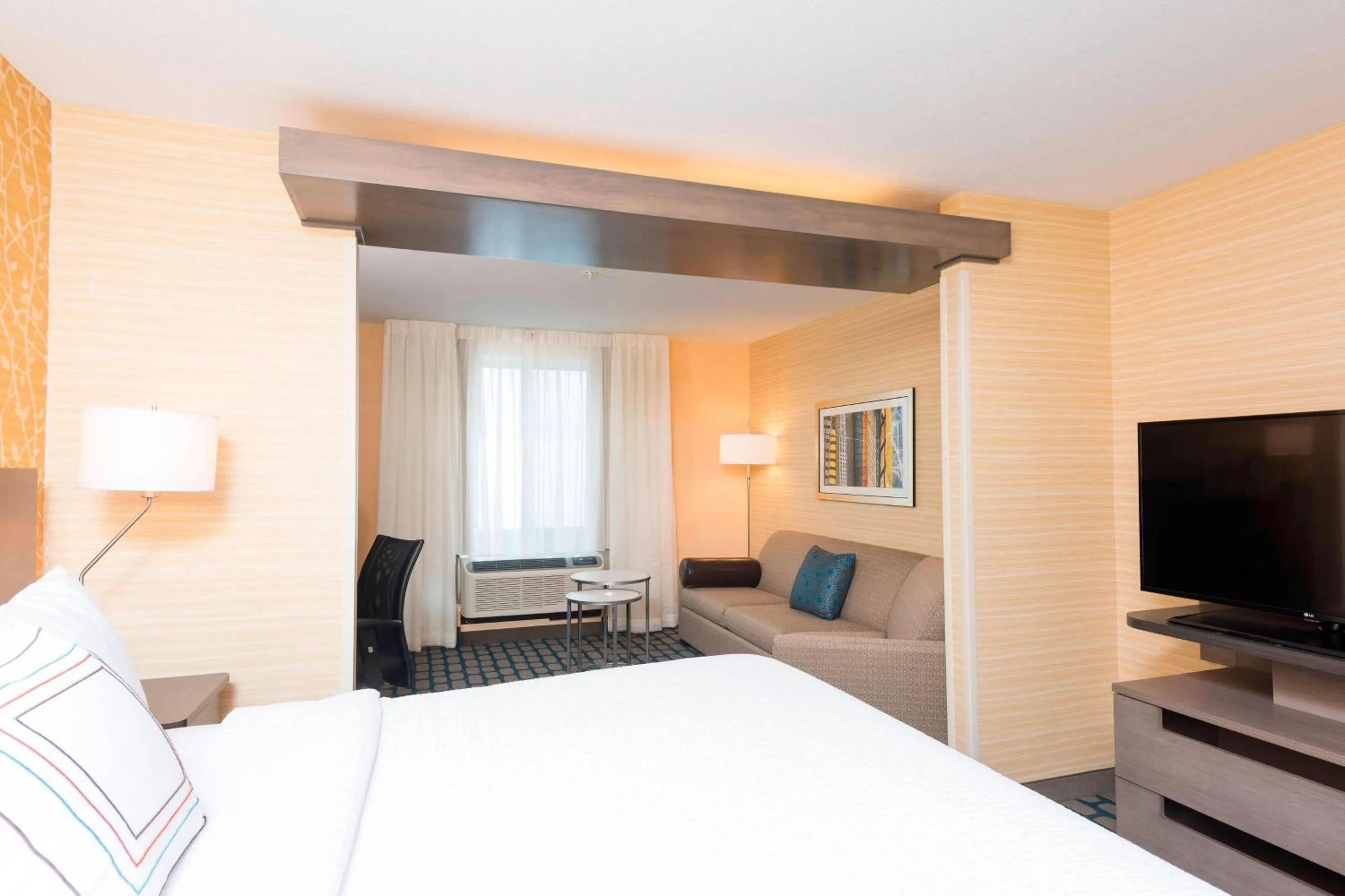 Bedroom, Bed in Fairfield Inn & Suites by Marriott Medina