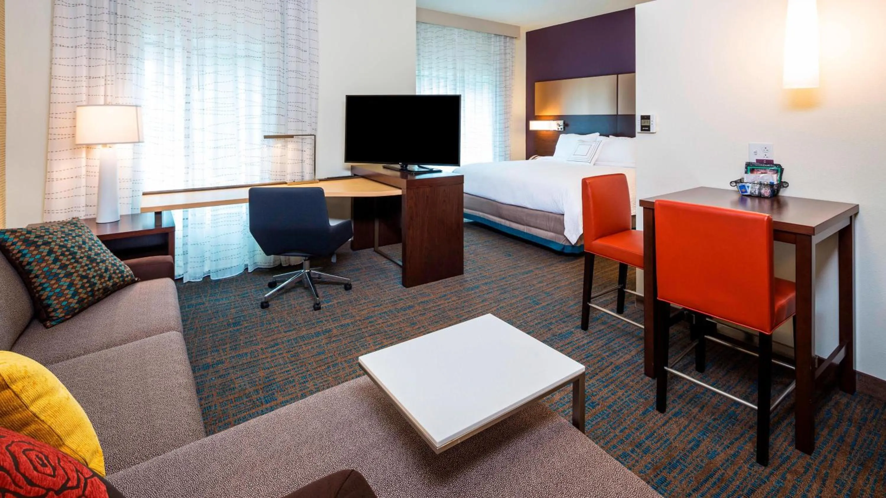 King Studio with Sofa Bed and Adapted Tub - Mobility Accessible in Residence Inn by Marriott Jacksonville South Bartram Park