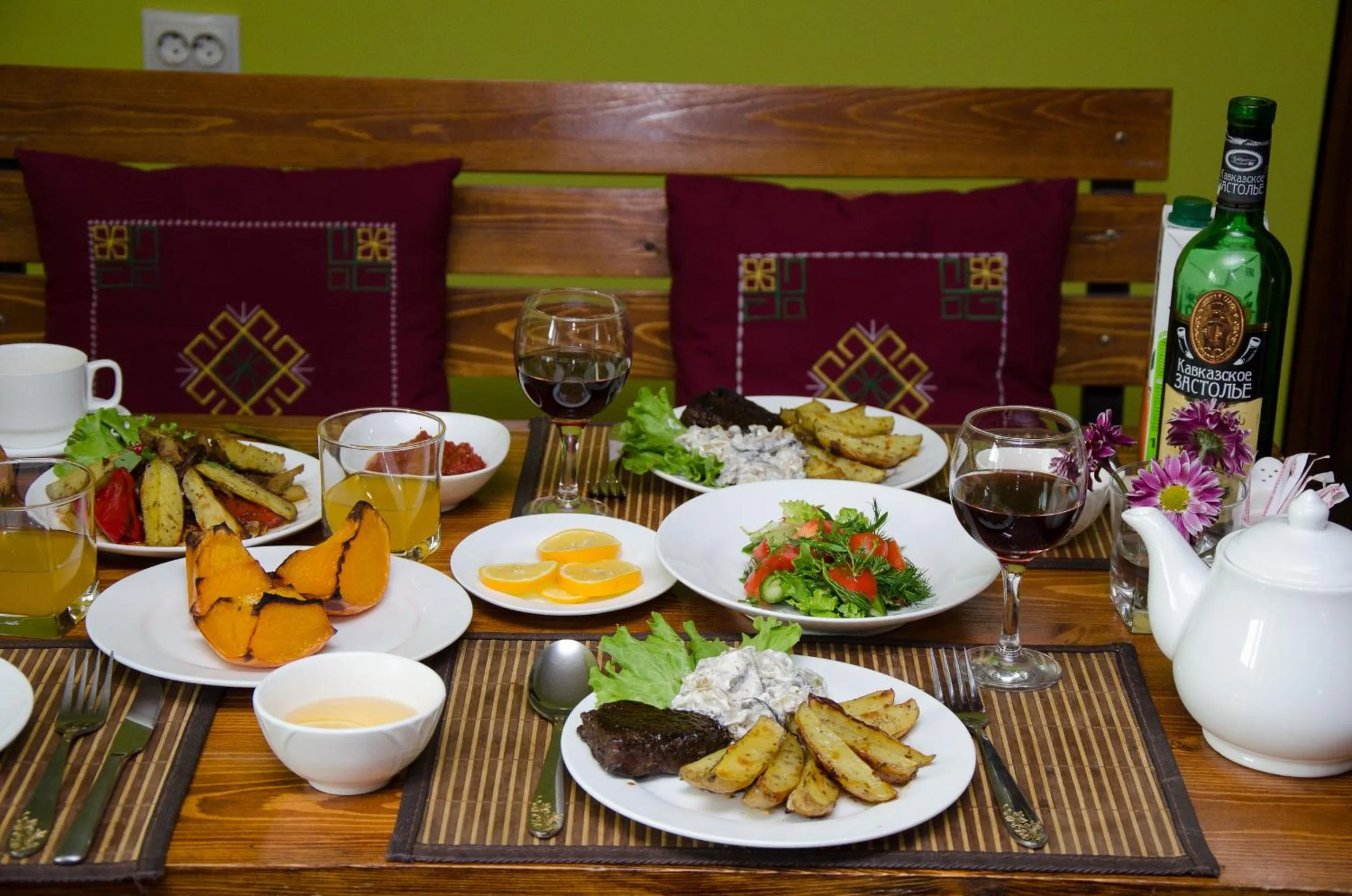 Dinner in Jipek Joli Inn