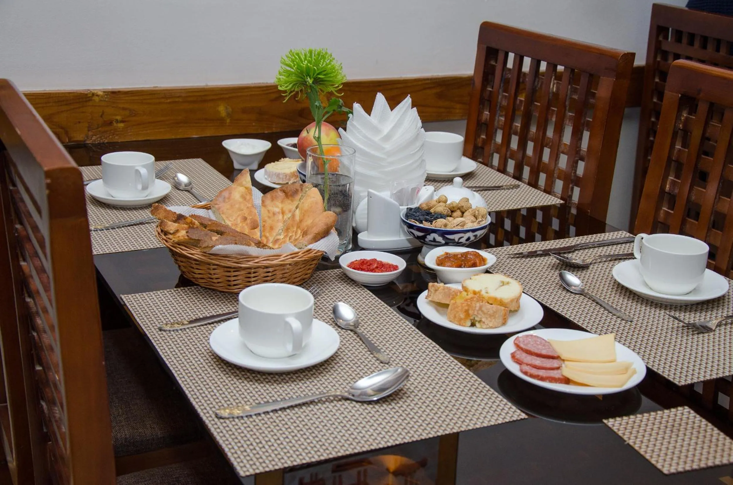 Lunch in Jipek Joli Inn