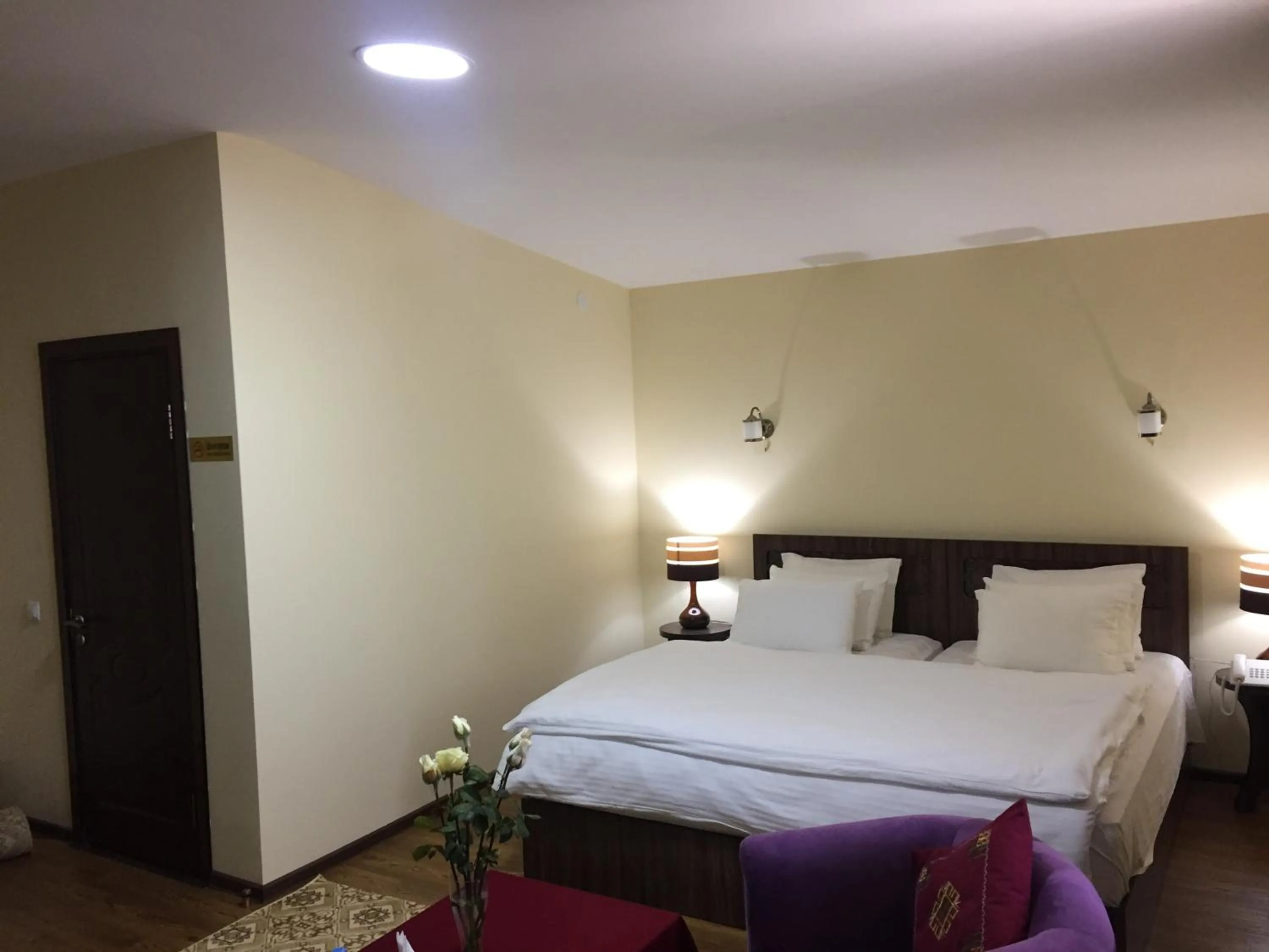 Photo of the whole room, Bed in Jipek Joli Inn