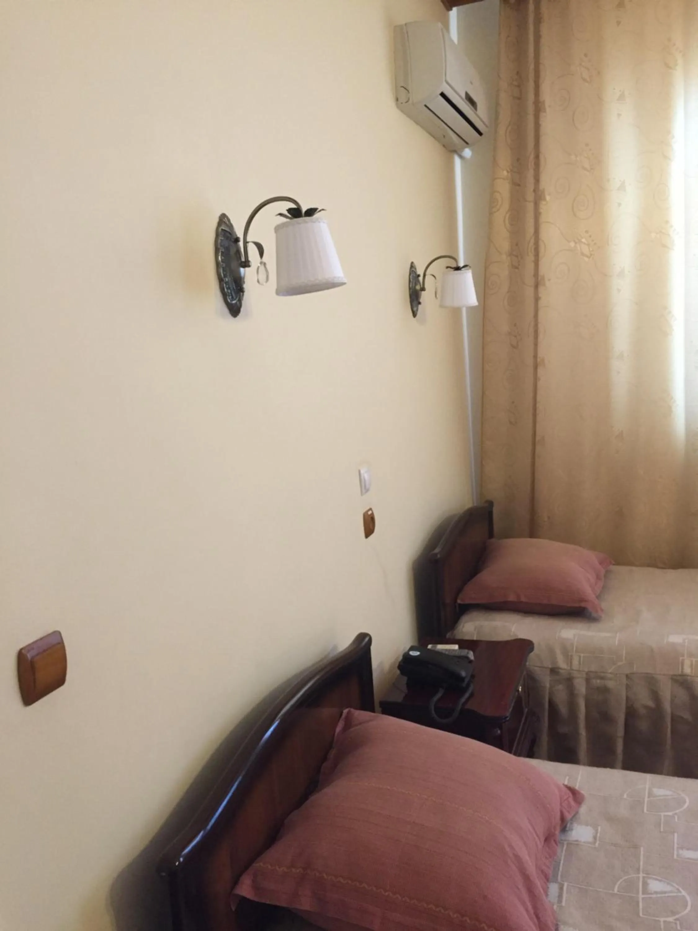 Bedroom, Bed in Jipek Joli Inn