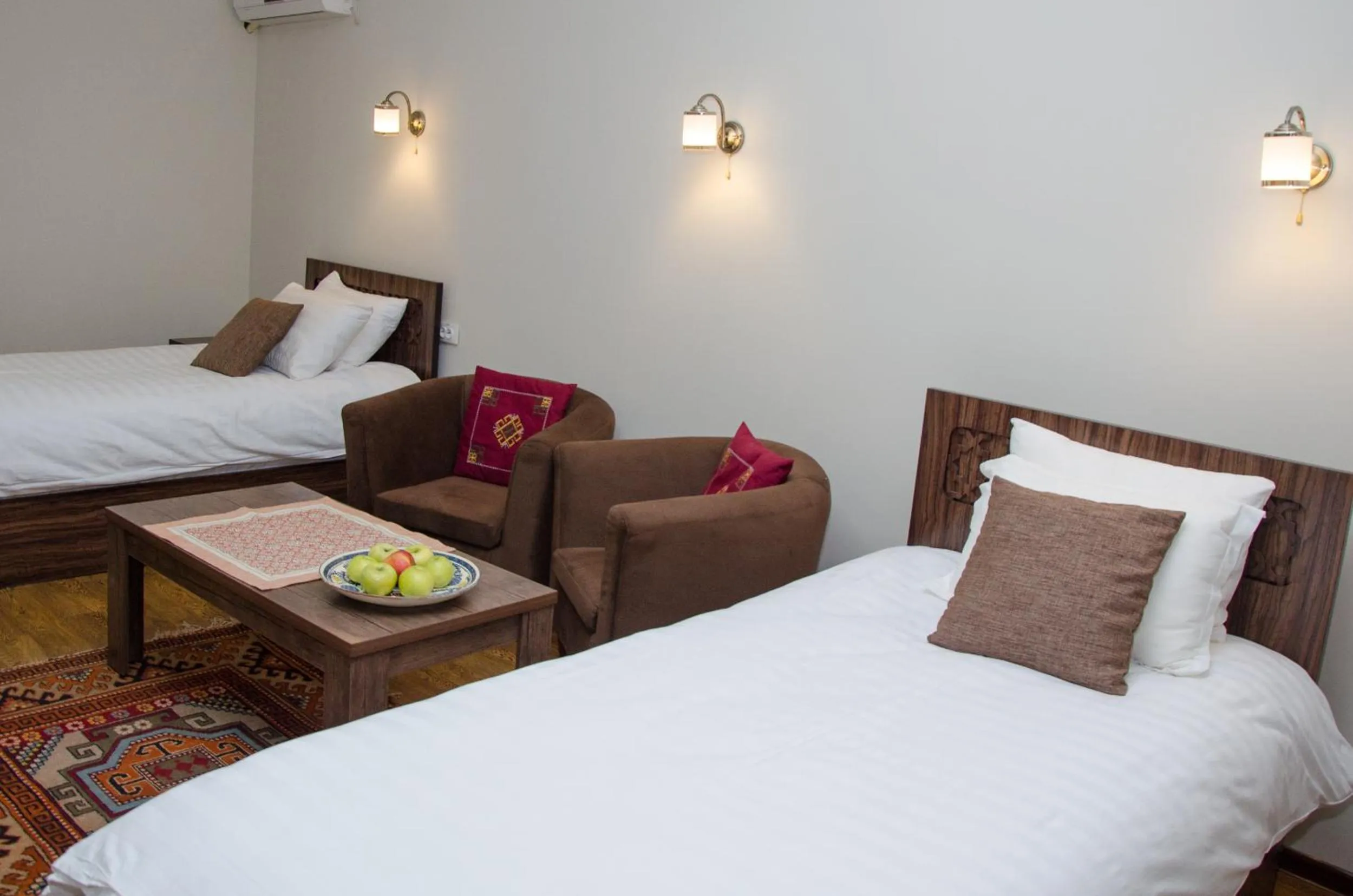 Photo of the whole room, Bed in Jipek Joli Inn