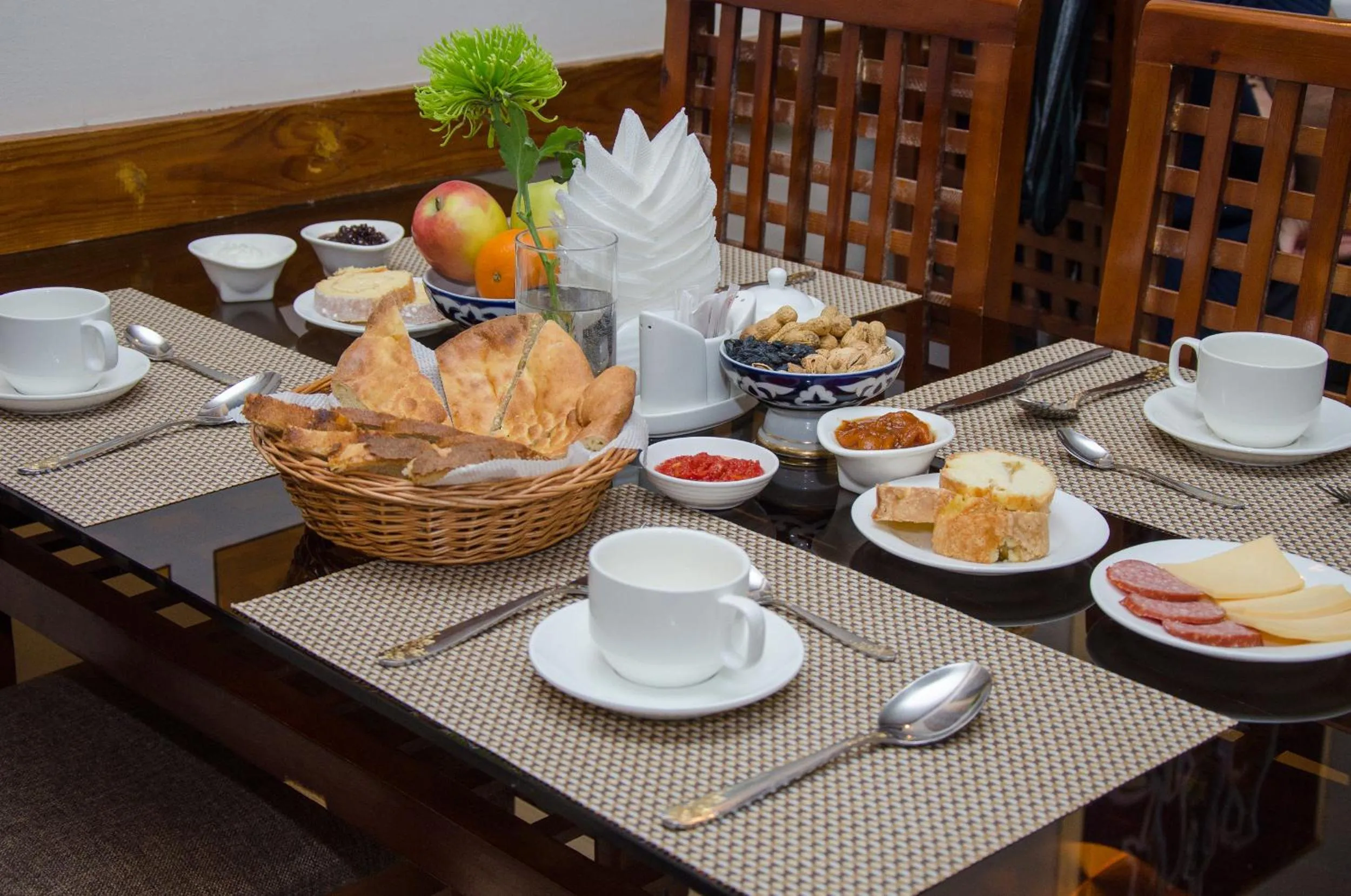 Breakfast in Jipek Joli Inn