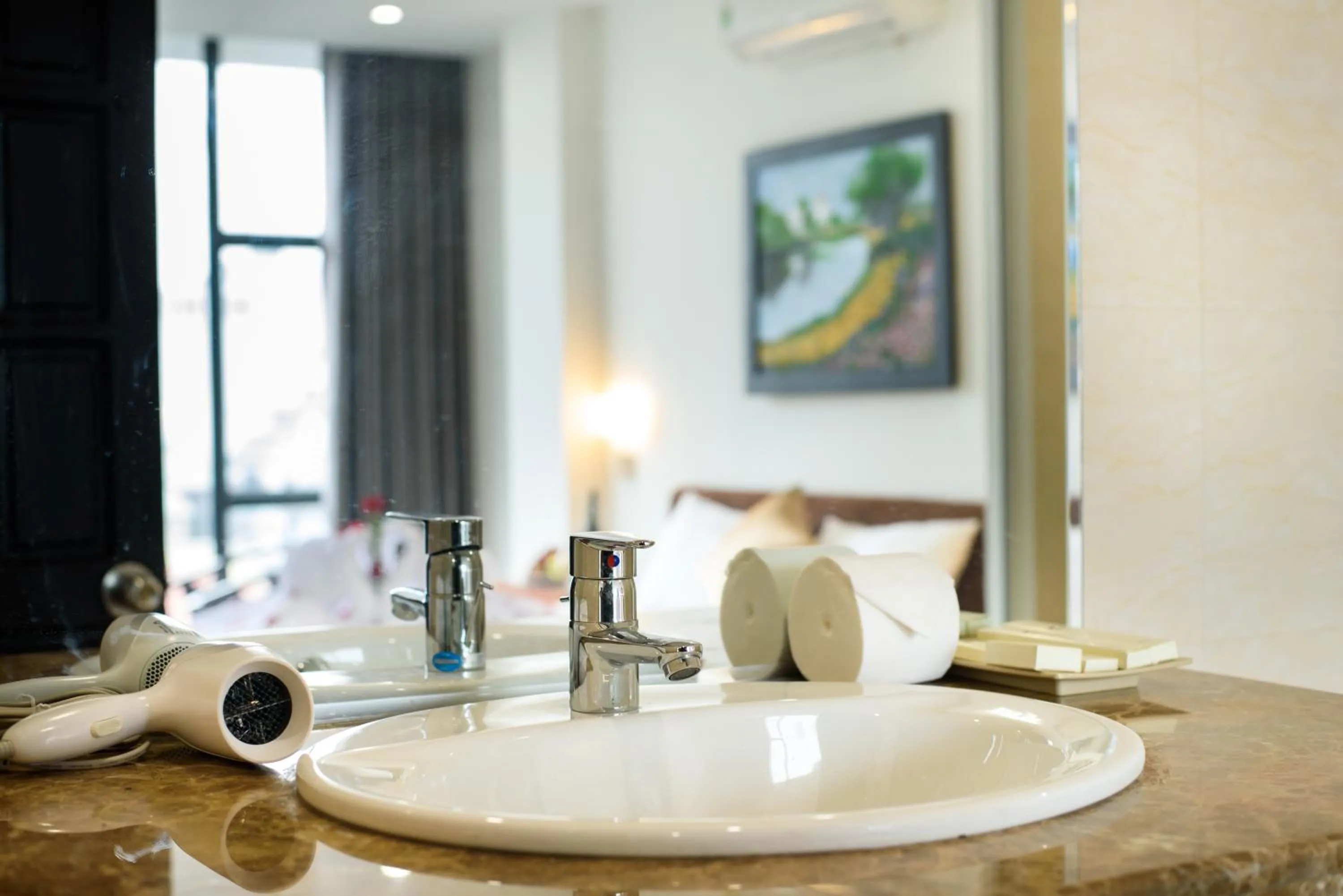 Shower in Amona Hotel