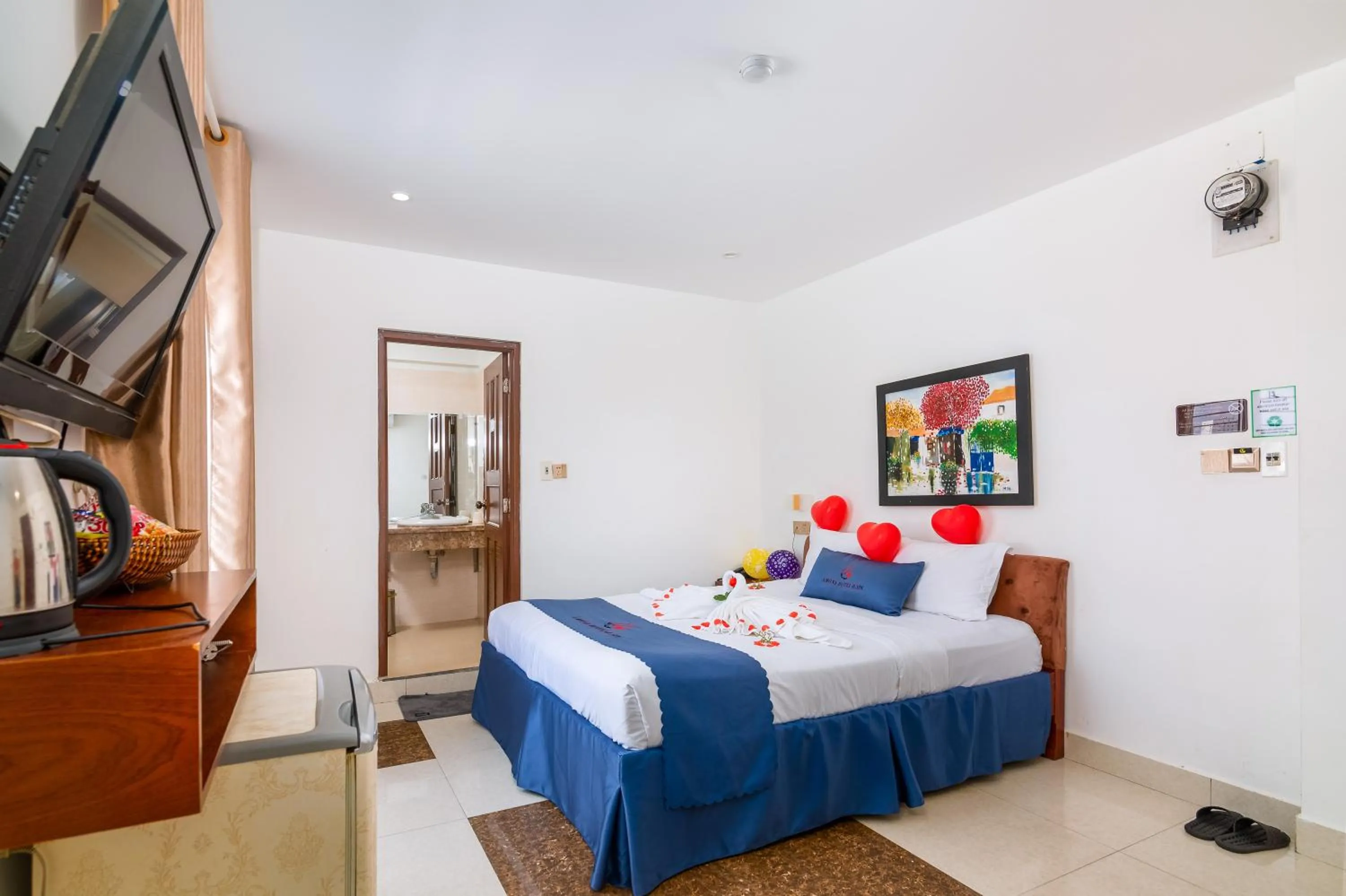 Photo of the whole room, Bed in Amona Hotel