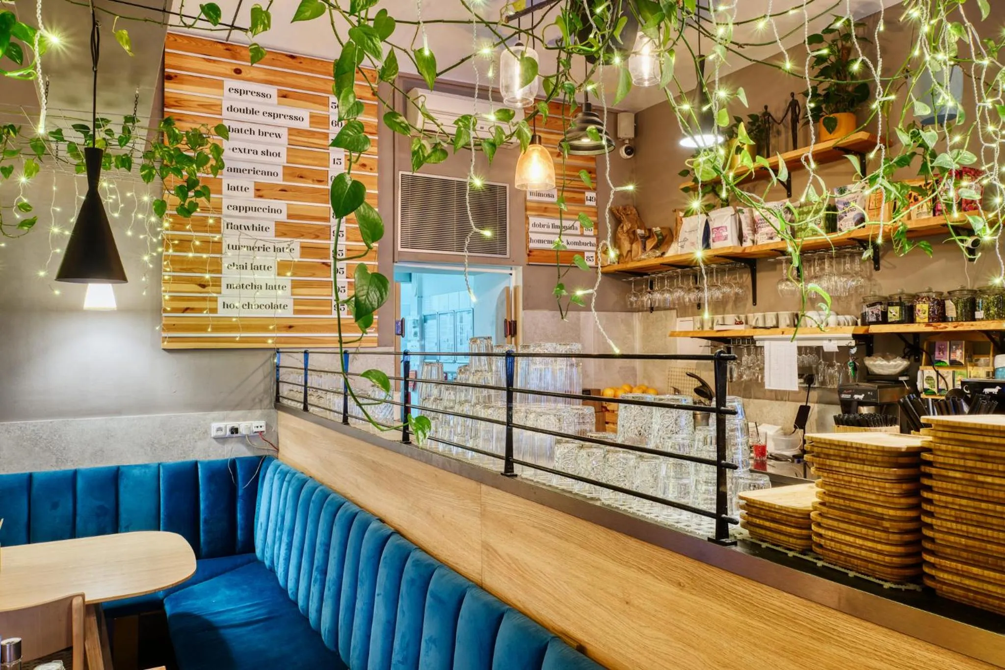 Restaurant/places to eat in Salvator Boutique Hotel vegan-friendly