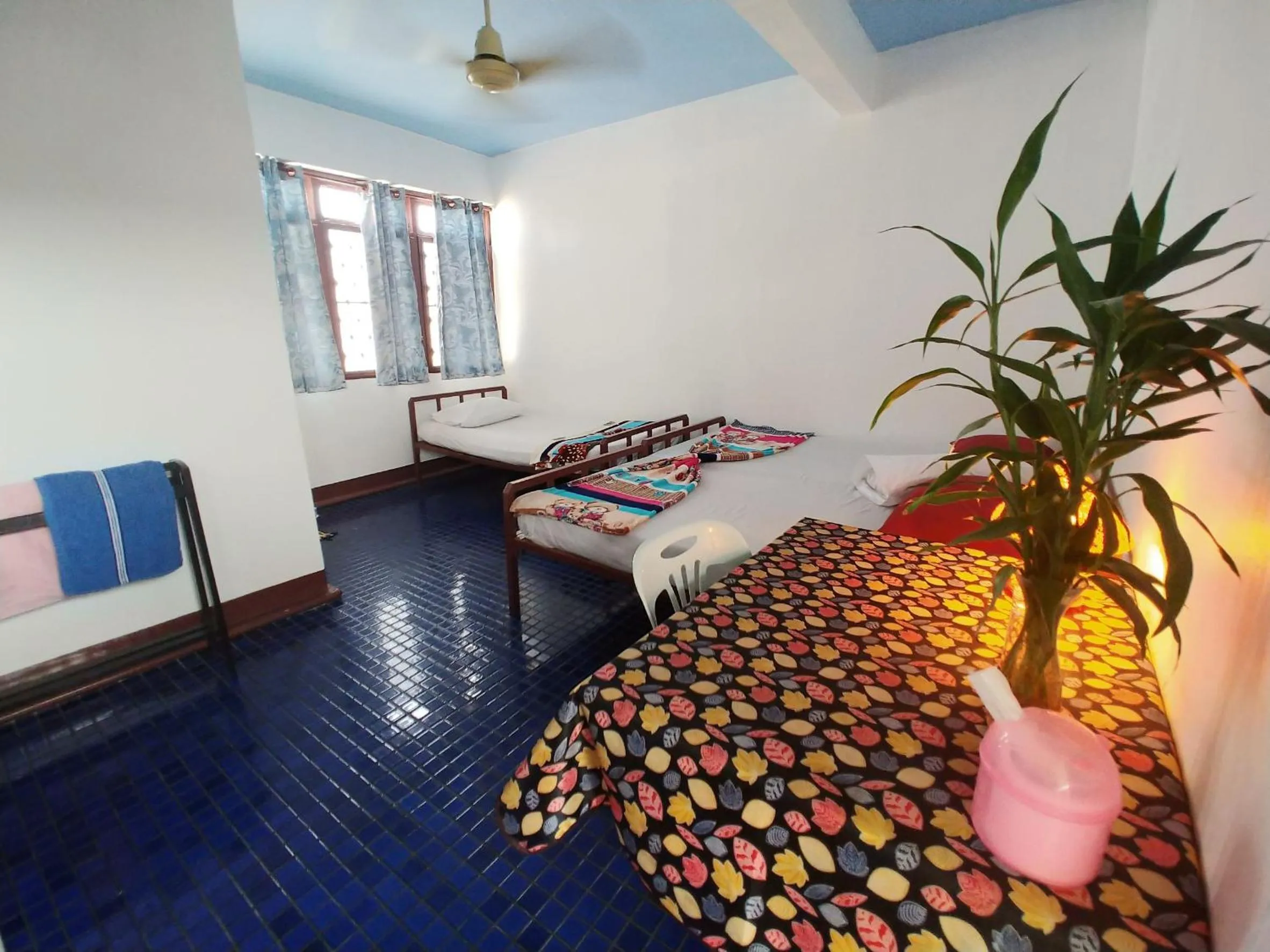 Bed in Prasuri Guest House