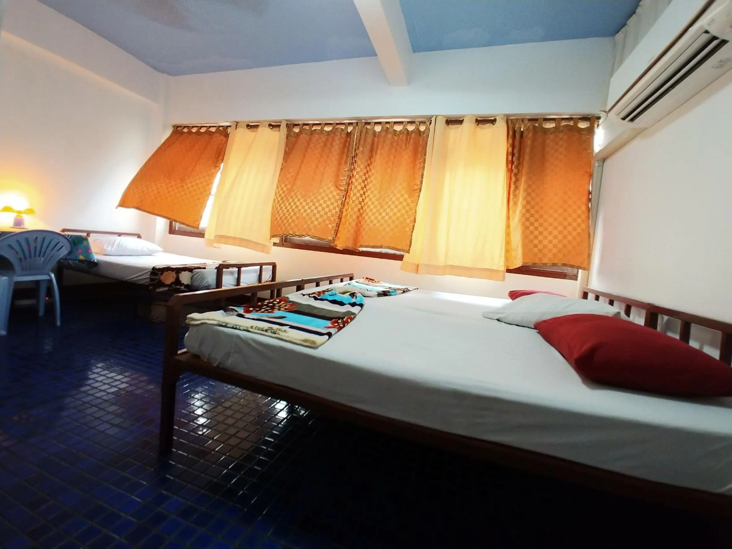 Bed in Prasuri Guest House