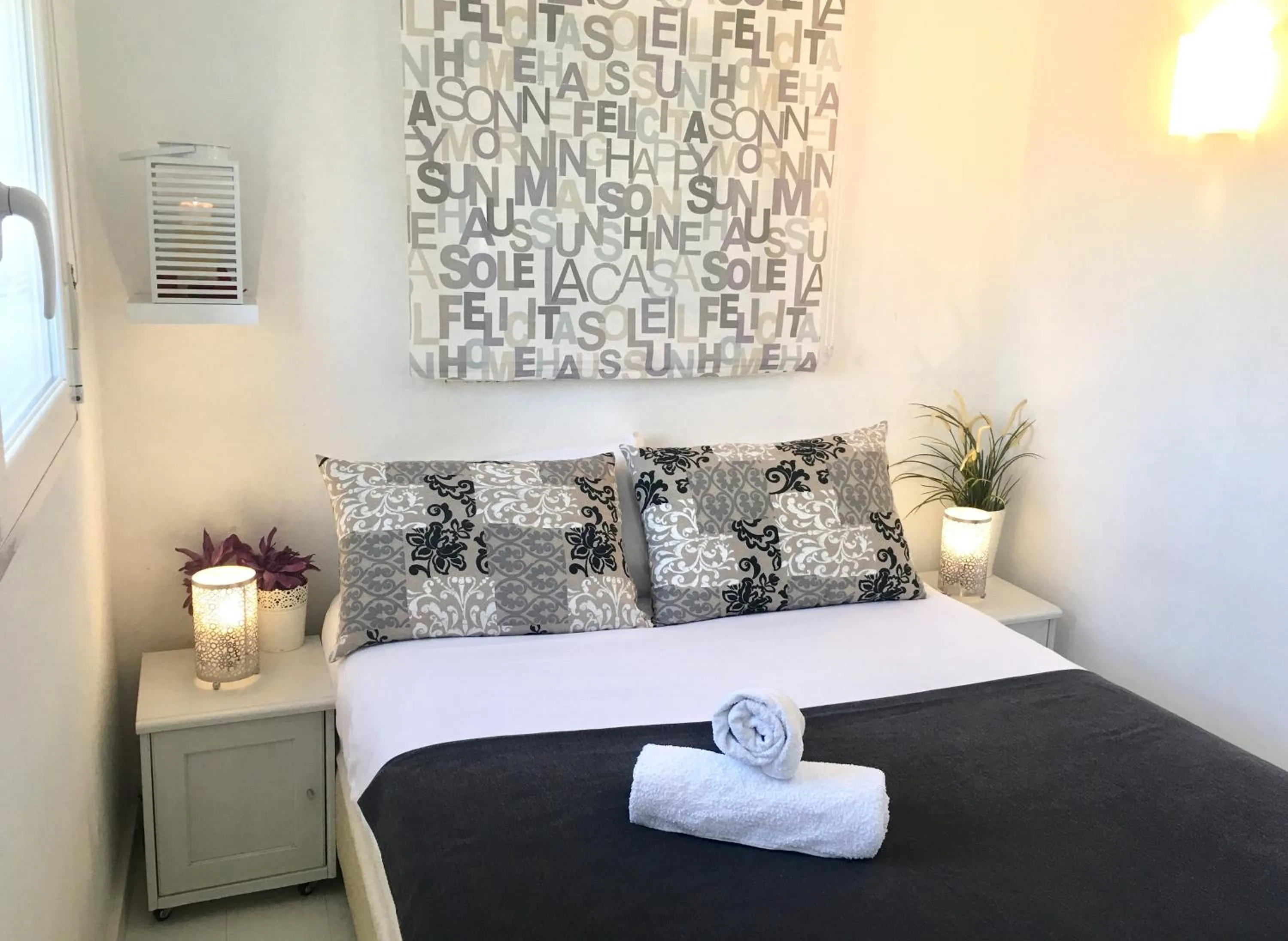 Bedroom, Bed in Panoramic Apartments Sitges