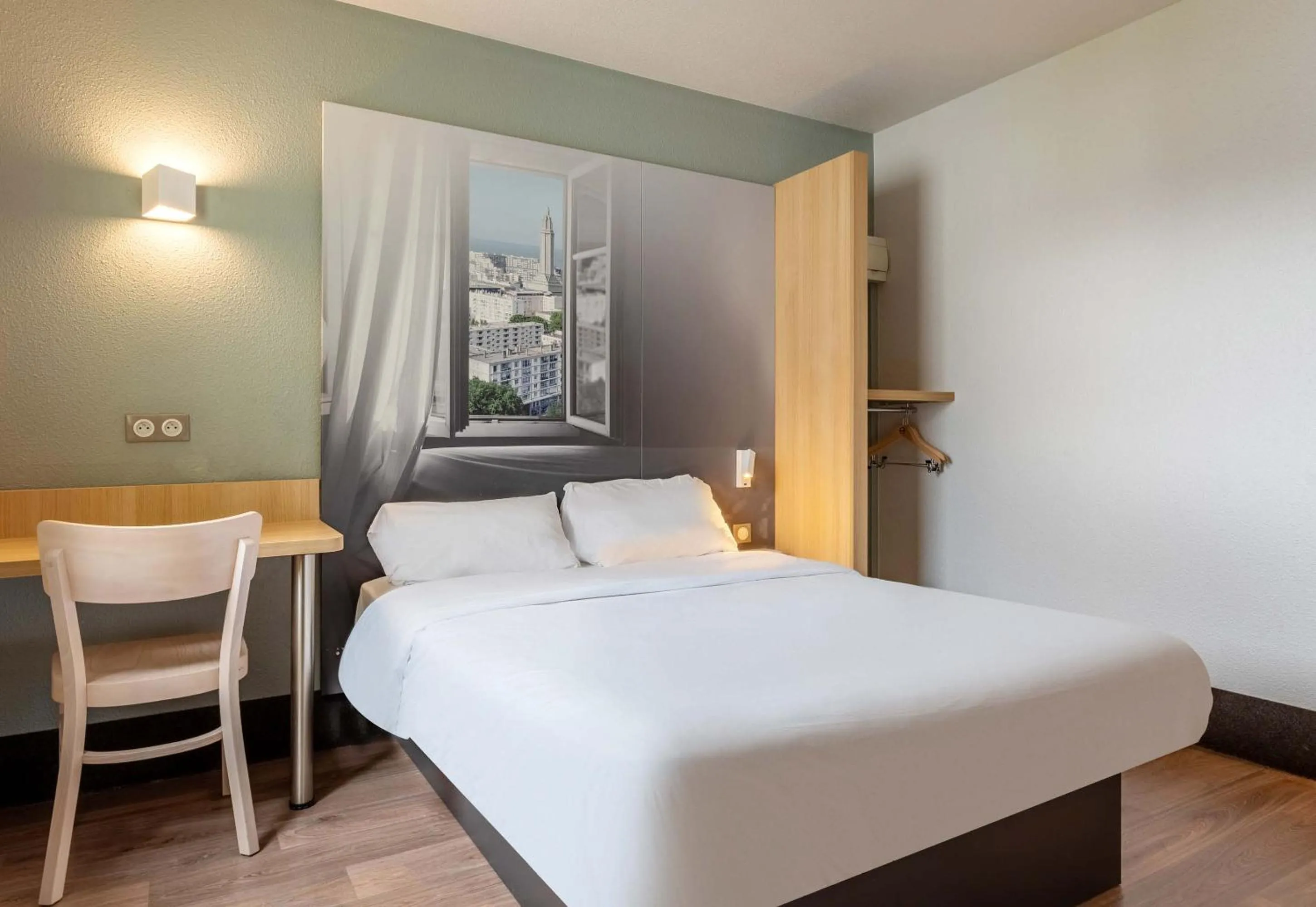 Bedroom, Bed in B&B HOTEL Le Havre Harfleur 1