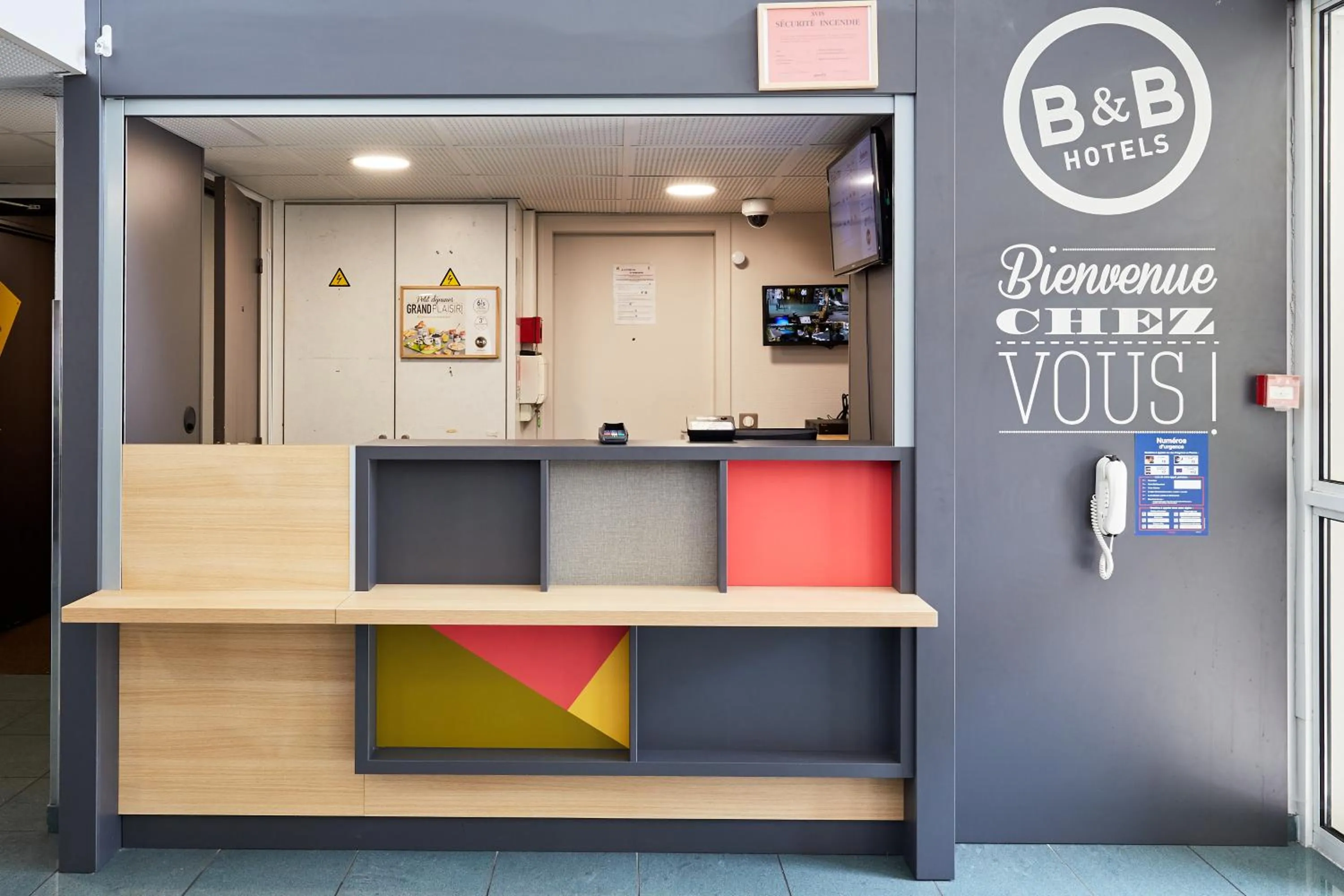 Lobby or reception in B&B HOTEL Le Havre Harfleur 1