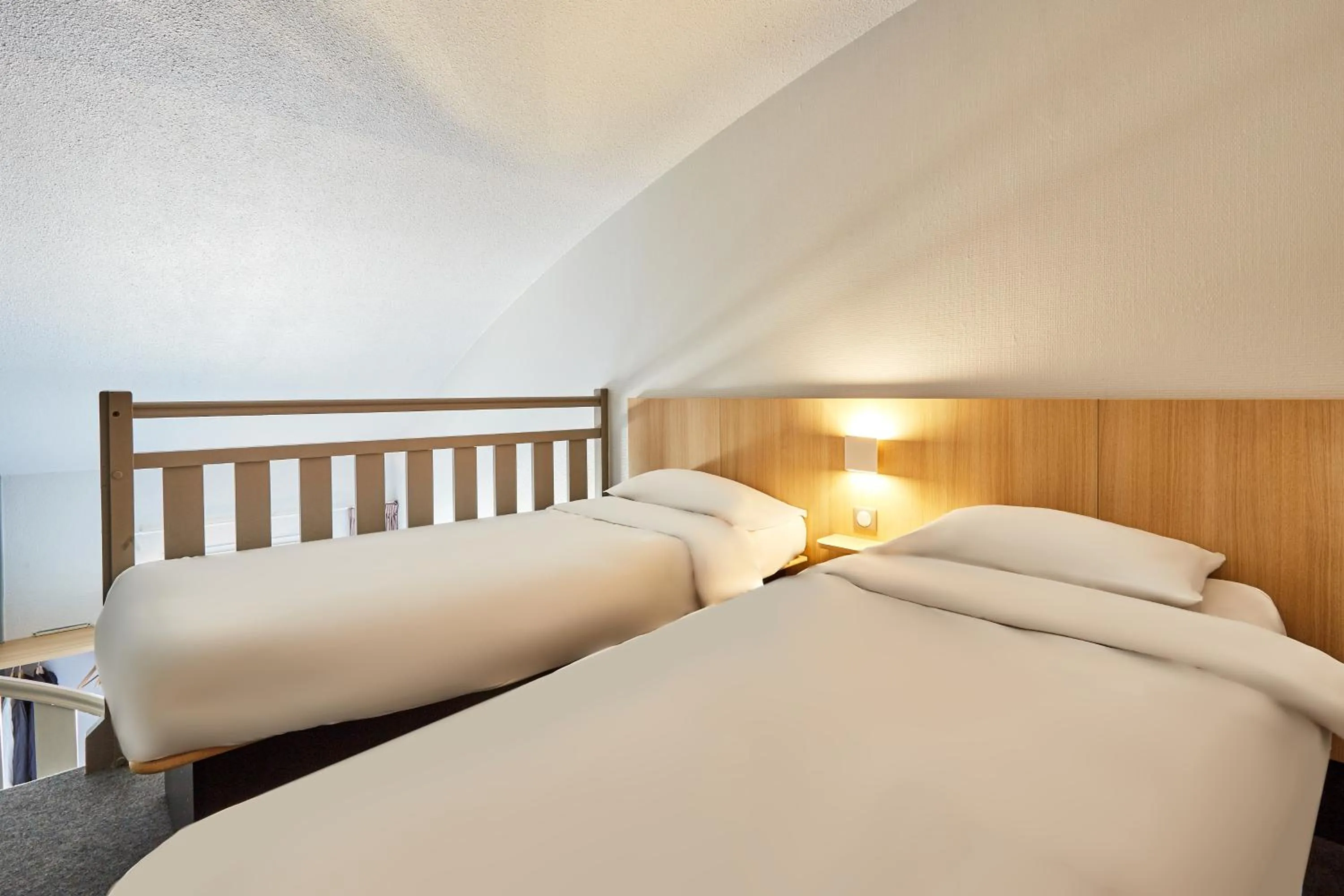 Bedroom, Bed in B&B HOTEL Le Havre Harfleur 1