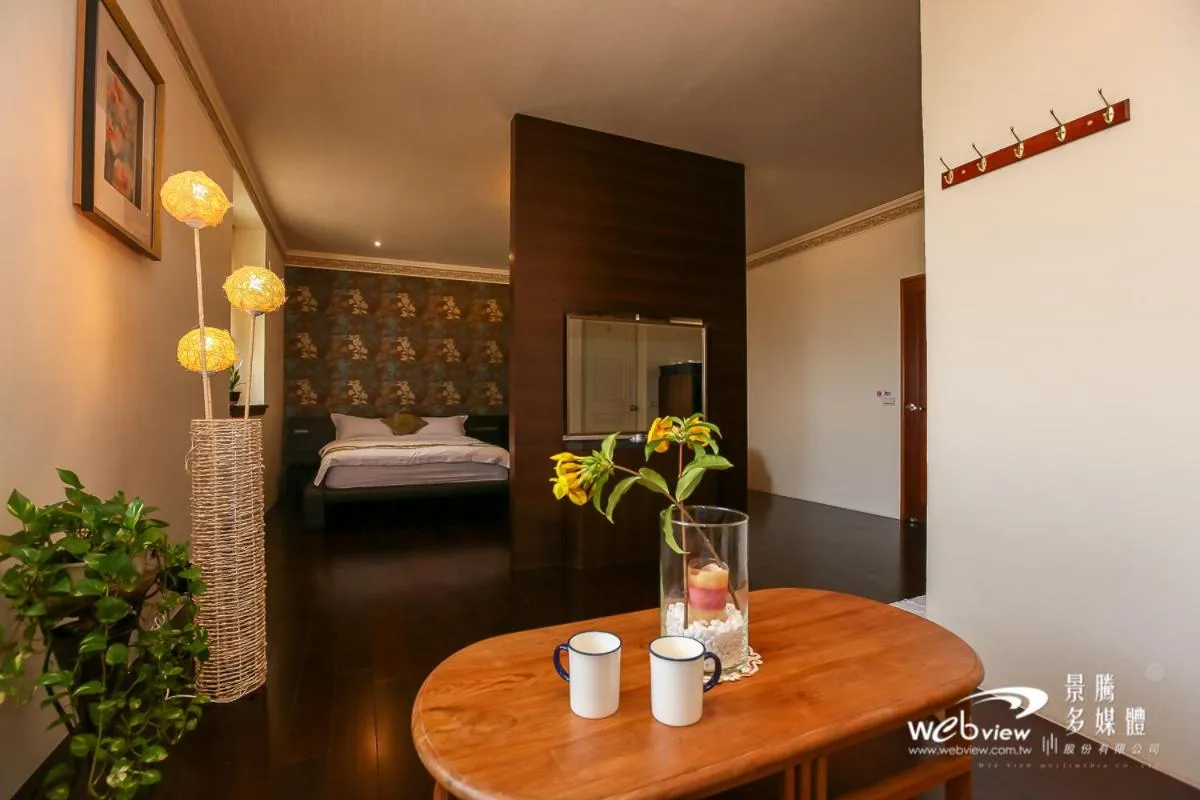 Property building, Bed in Star Shine B&B