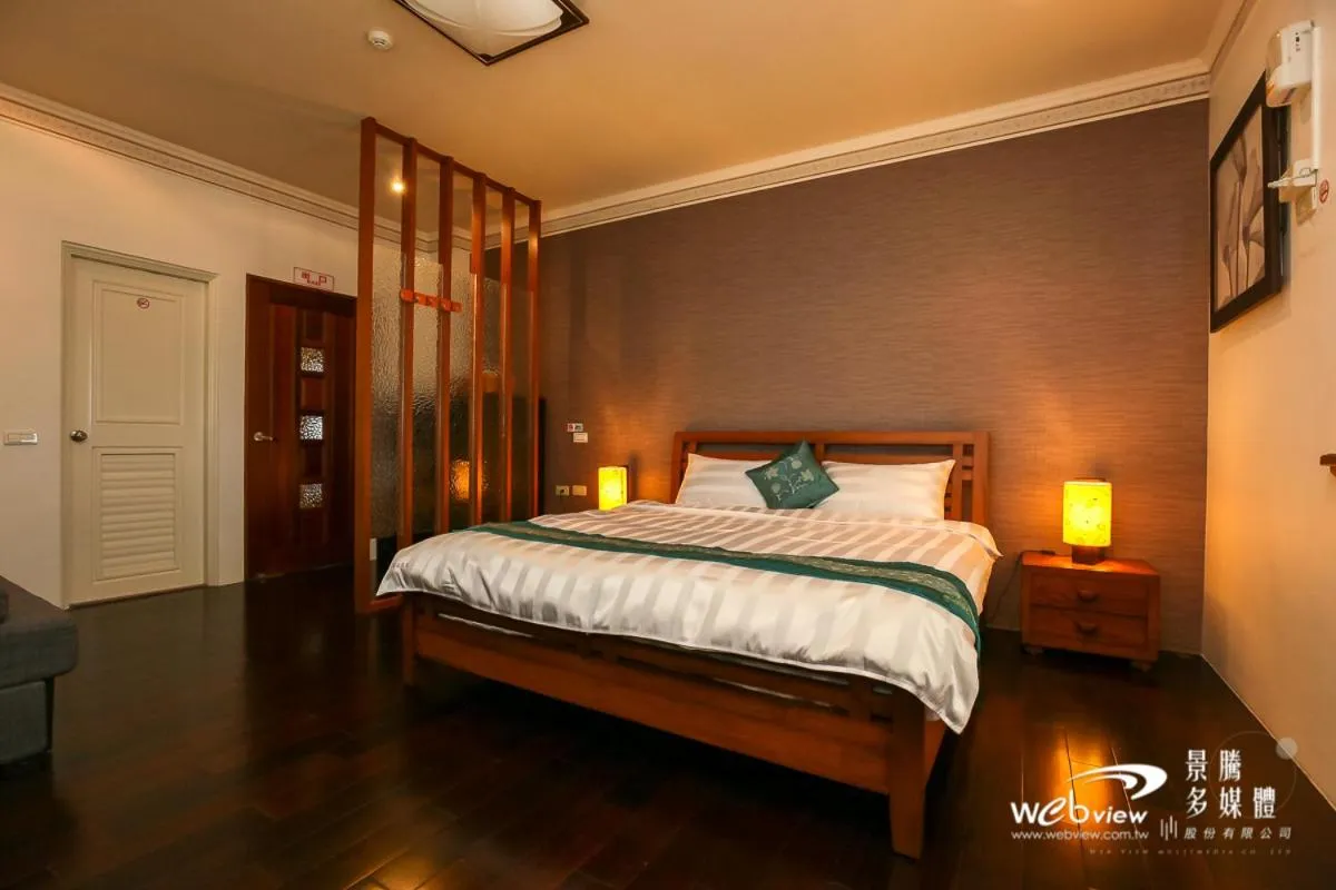 Property building, Bed in Star Shine B&B