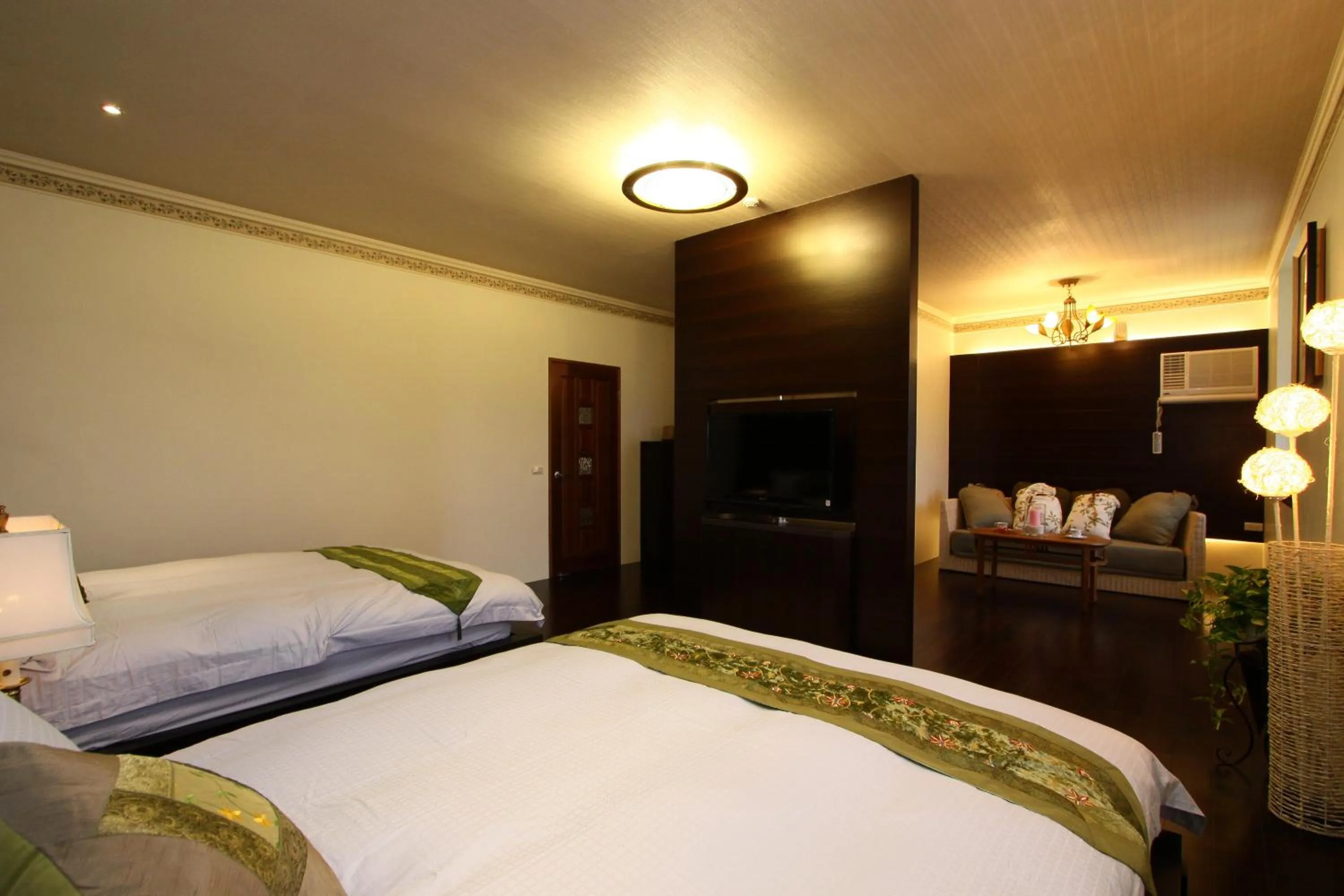 Photo of the whole room, Bed in Star Shine B&B