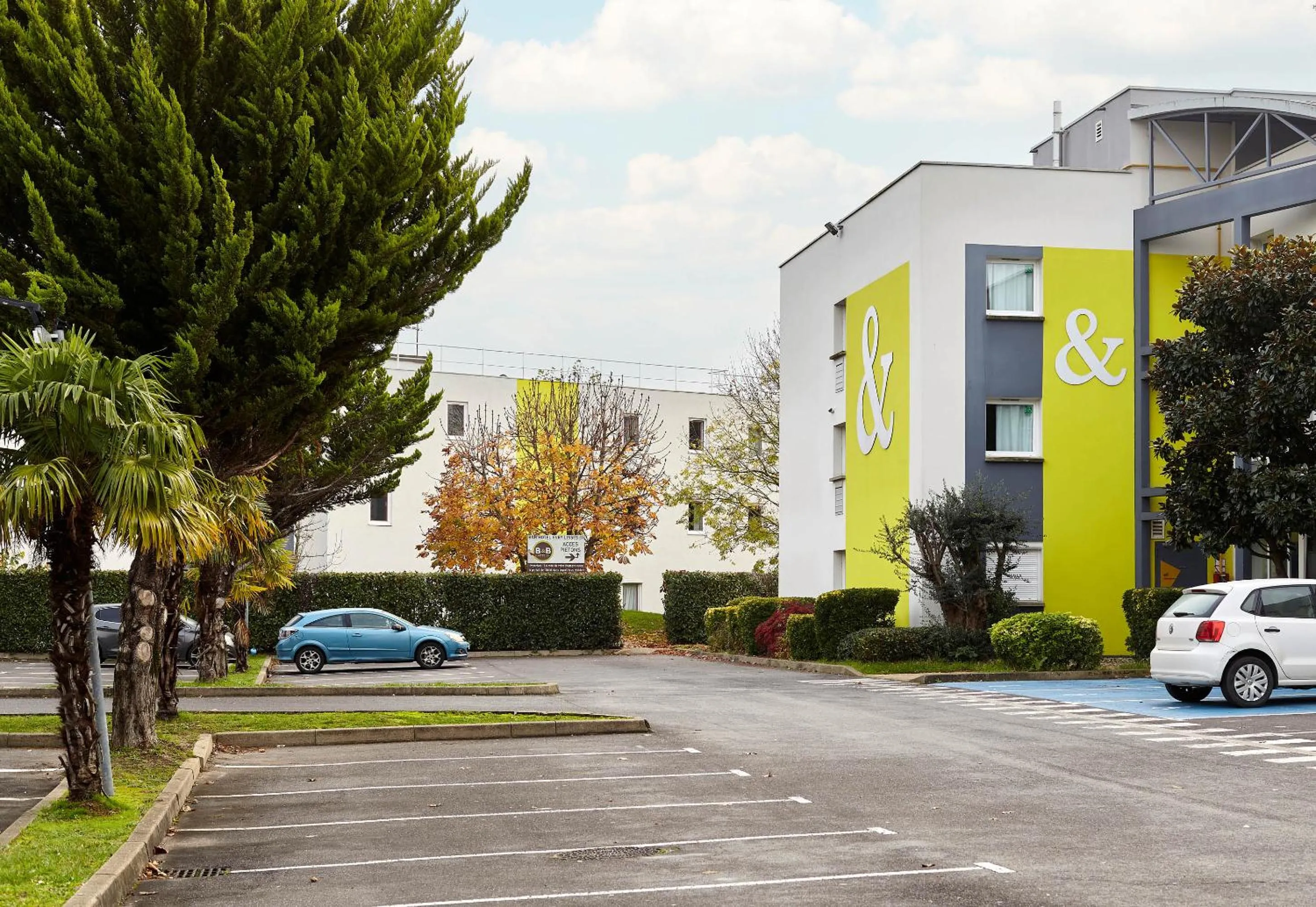 Parking in B&B HOTEL Evry Lisses 2