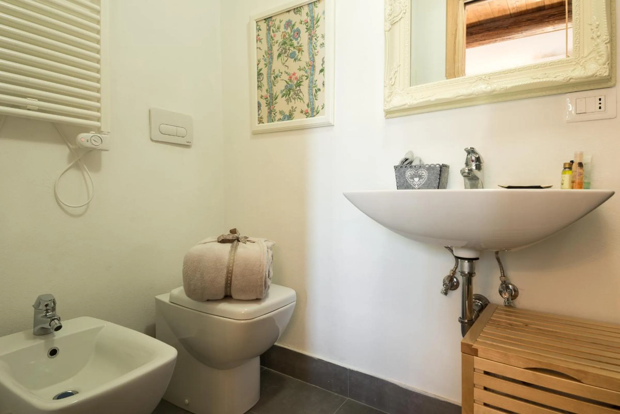 Spring in Casa Il Borghetto - Luxury Suites & Pool