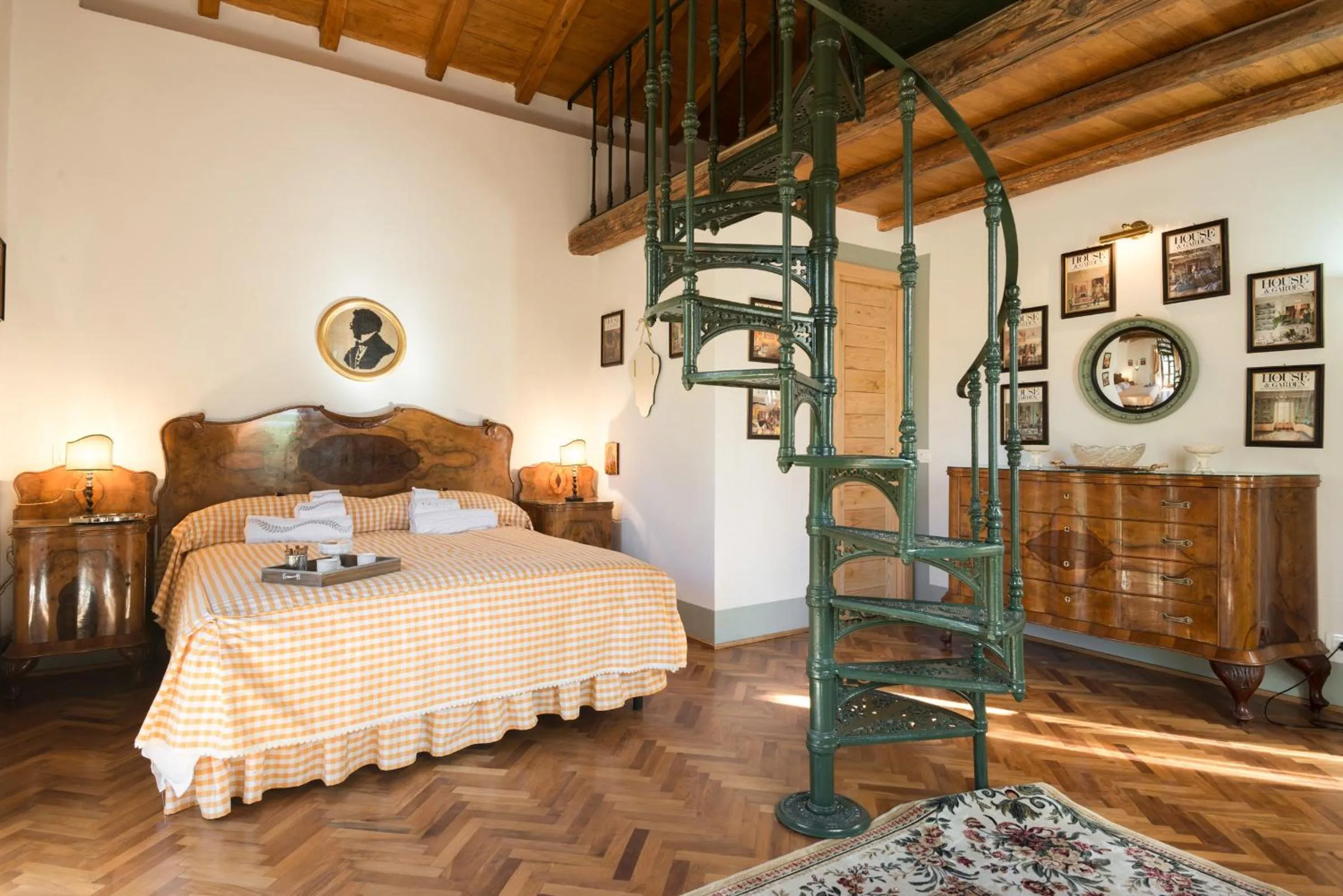 Spring, Bed in Casa Il Borghetto - Luxury Suites & Pool