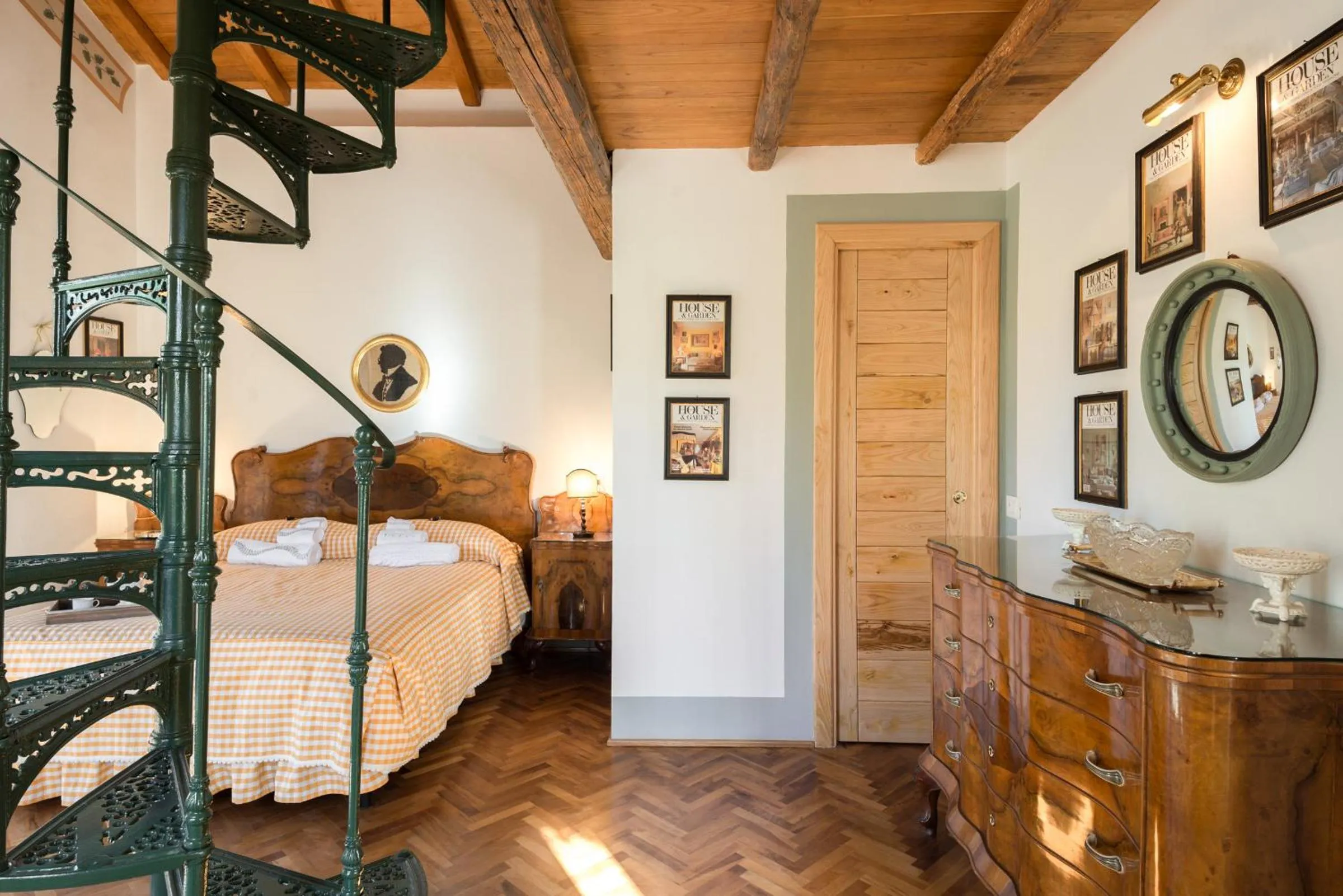On site, Bed in Casa Il Borghetto - Luxury Suites & Pool