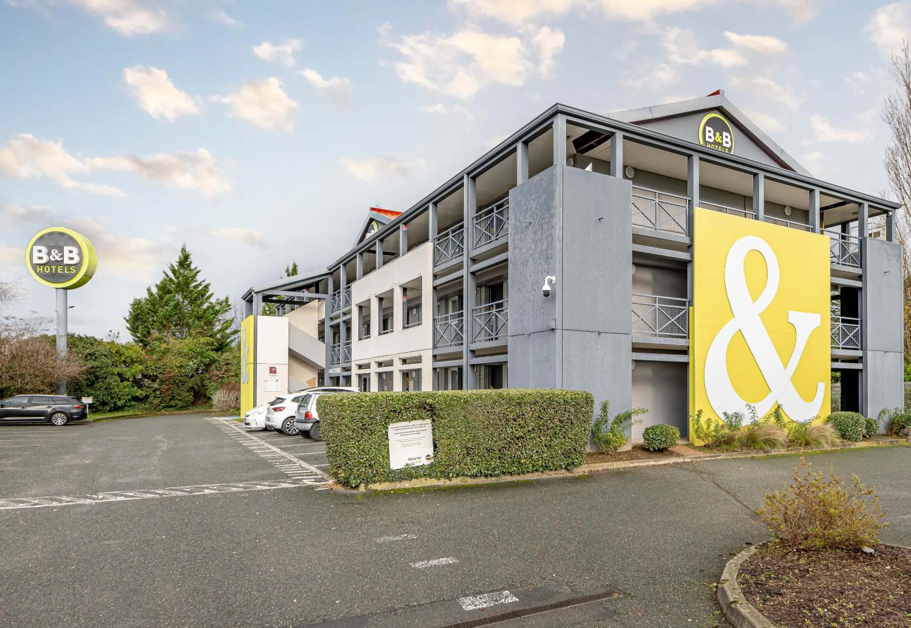 Property building in B&B HOTEL Périgueux Boulazac