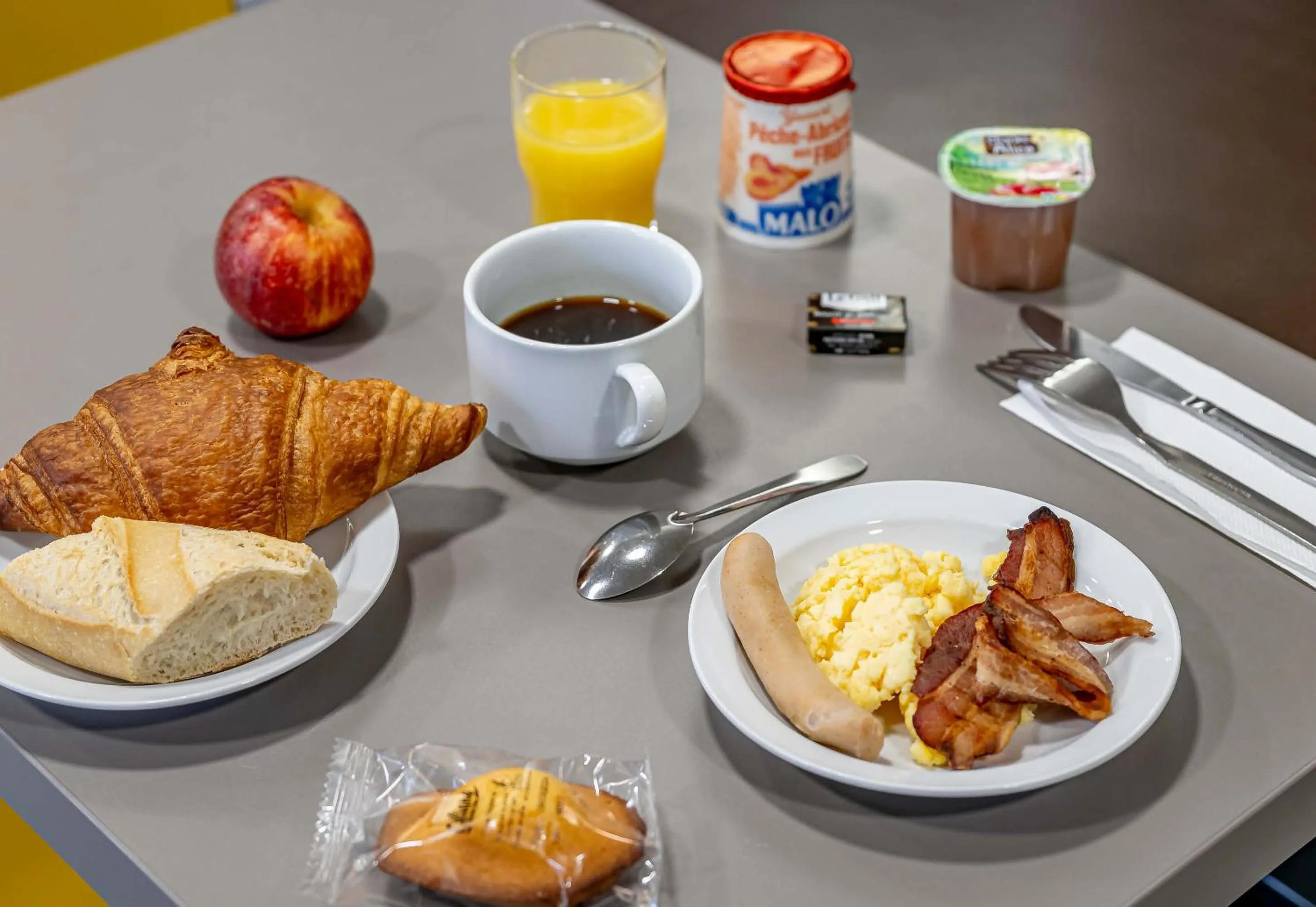 Breakfast in B&B HOTEL Périgueux Boulazac