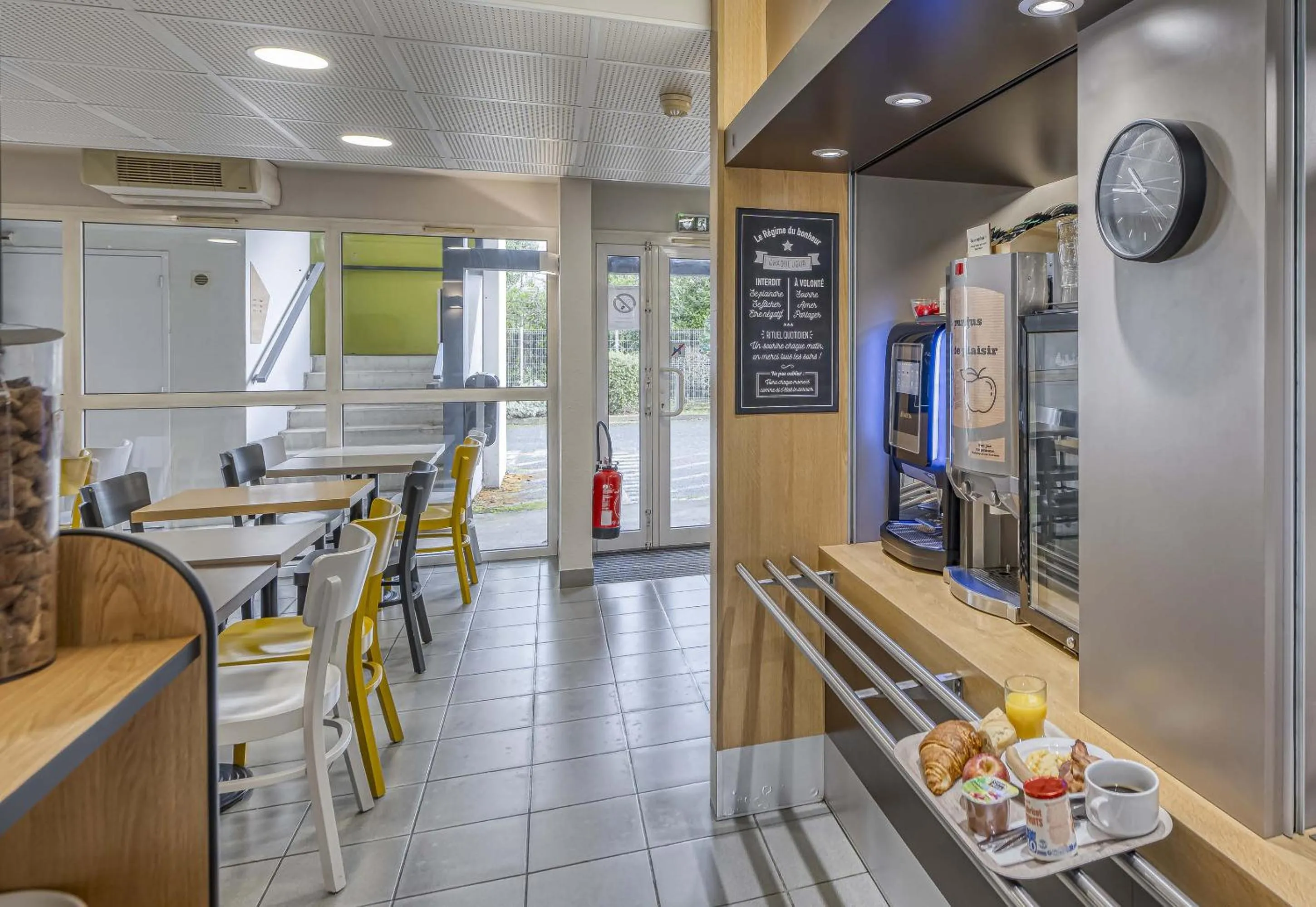 Restaurant/places to eat in B&B HOTEL Périgueux Boulazac