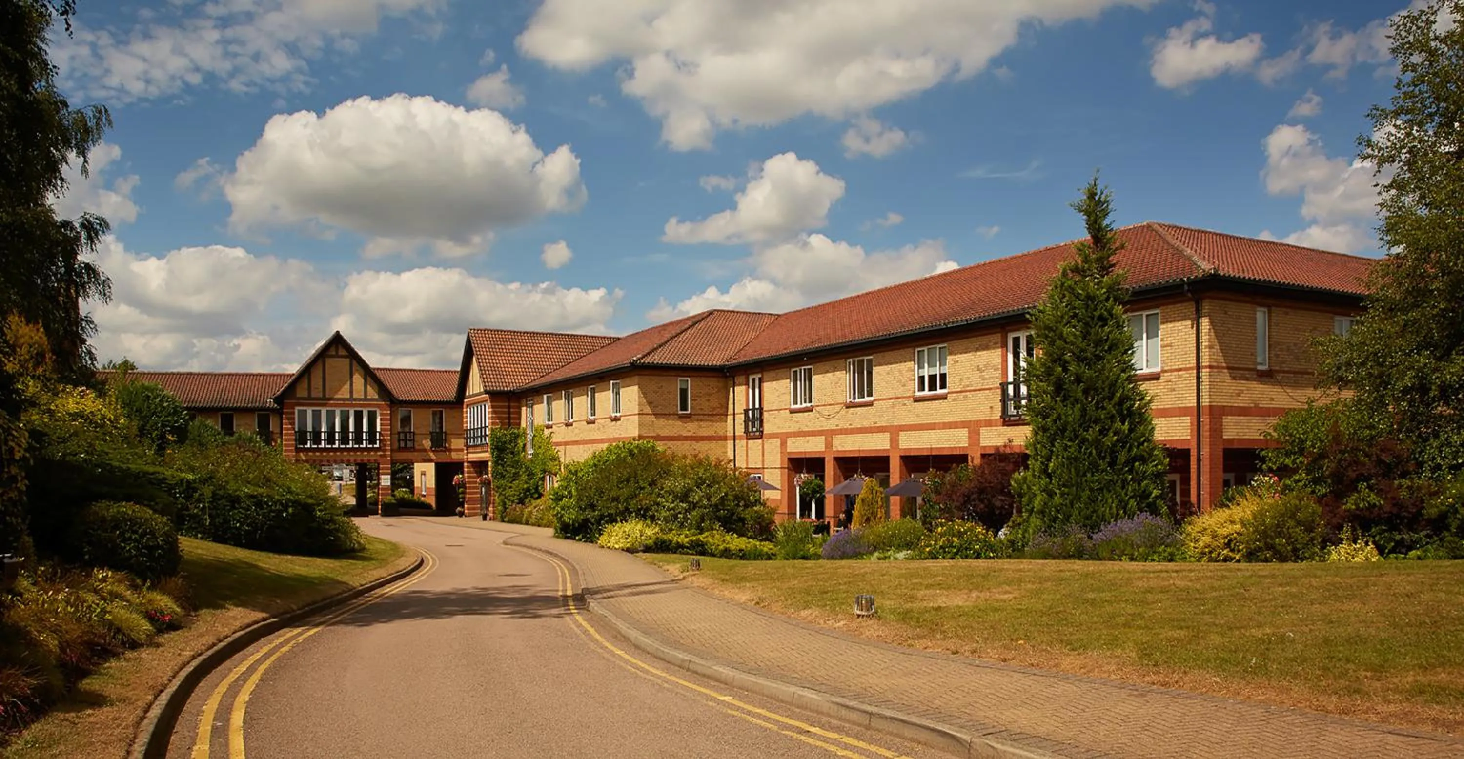 Facade/entrance in Warwick Conferences - Scarman