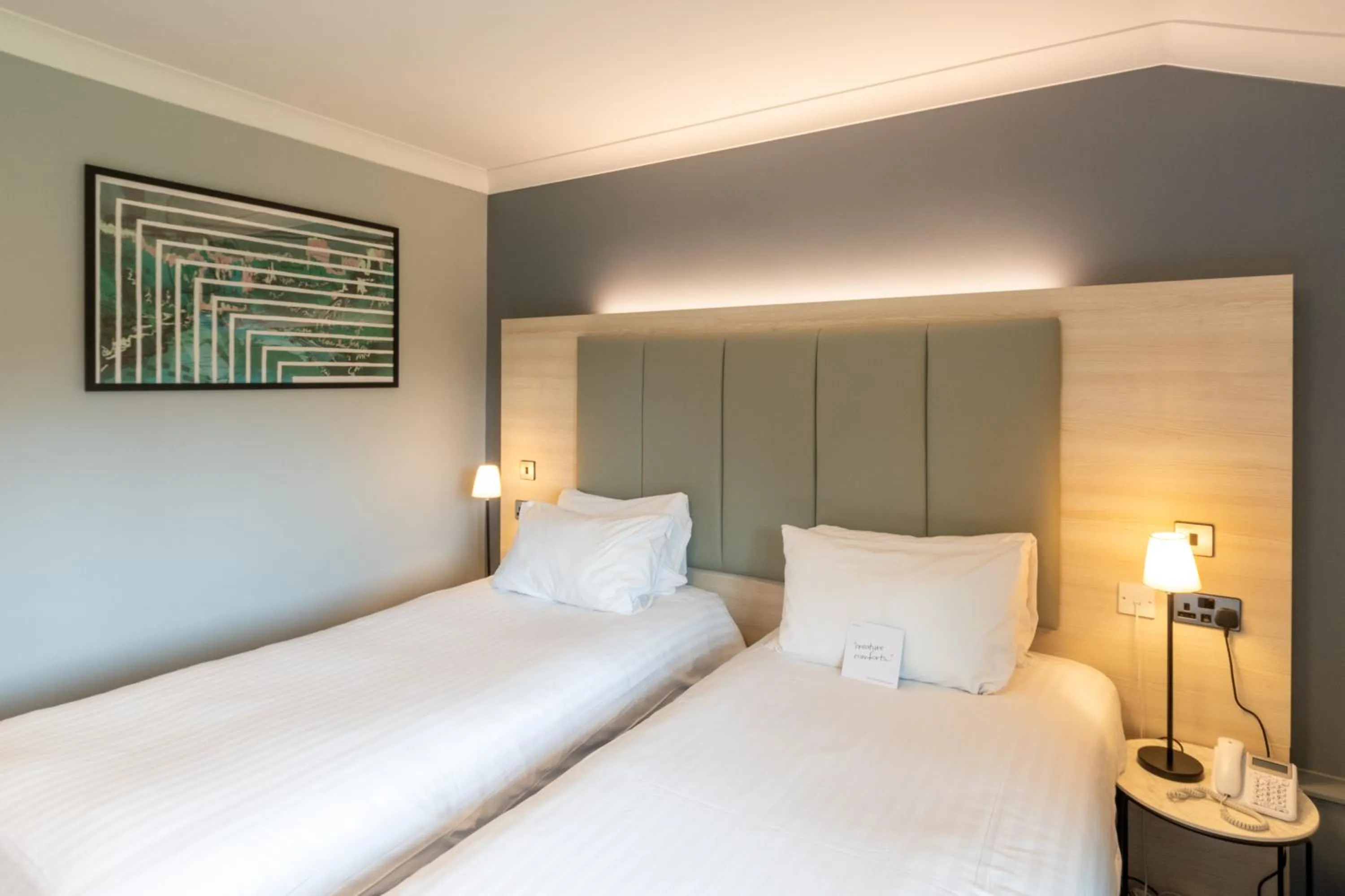 Bedroom, Bed in Warwick Conferences - Scarman