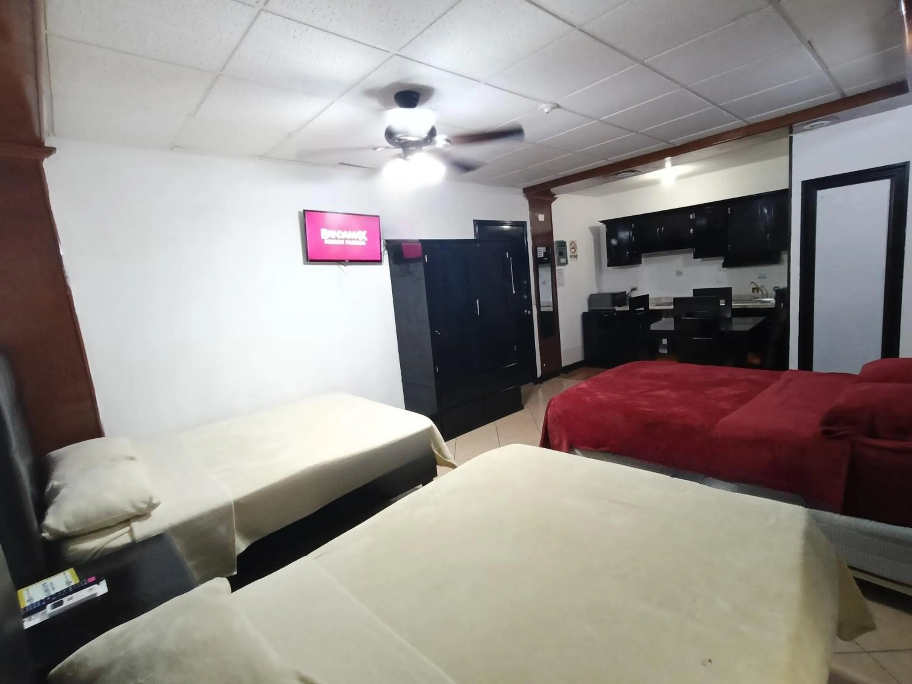 Bedroom, Bed in Hotel Garcias Suites, Linares