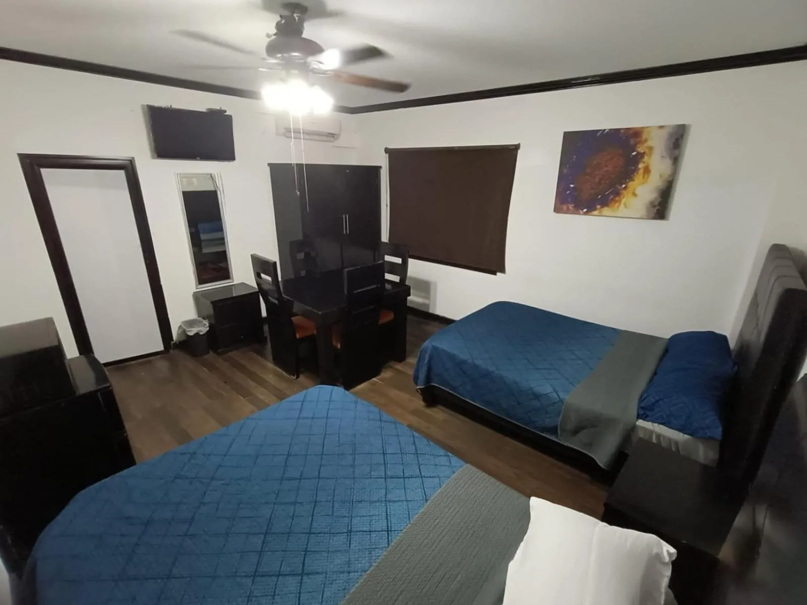 Photo of the whole room, Bed in Hotel Garcias Suites, Linares